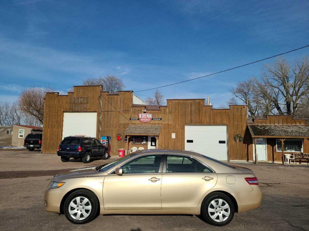 2011 TAN TOYOTA CAMRY BASE (4T1BF3EK1BU) with an 2.5L engine, Automatic transmission, located at 495 Old Highway 20 West, South Sioux City, NE, 68776, (402) 494-2677, 42.458408, -96.443512 - Photo #1