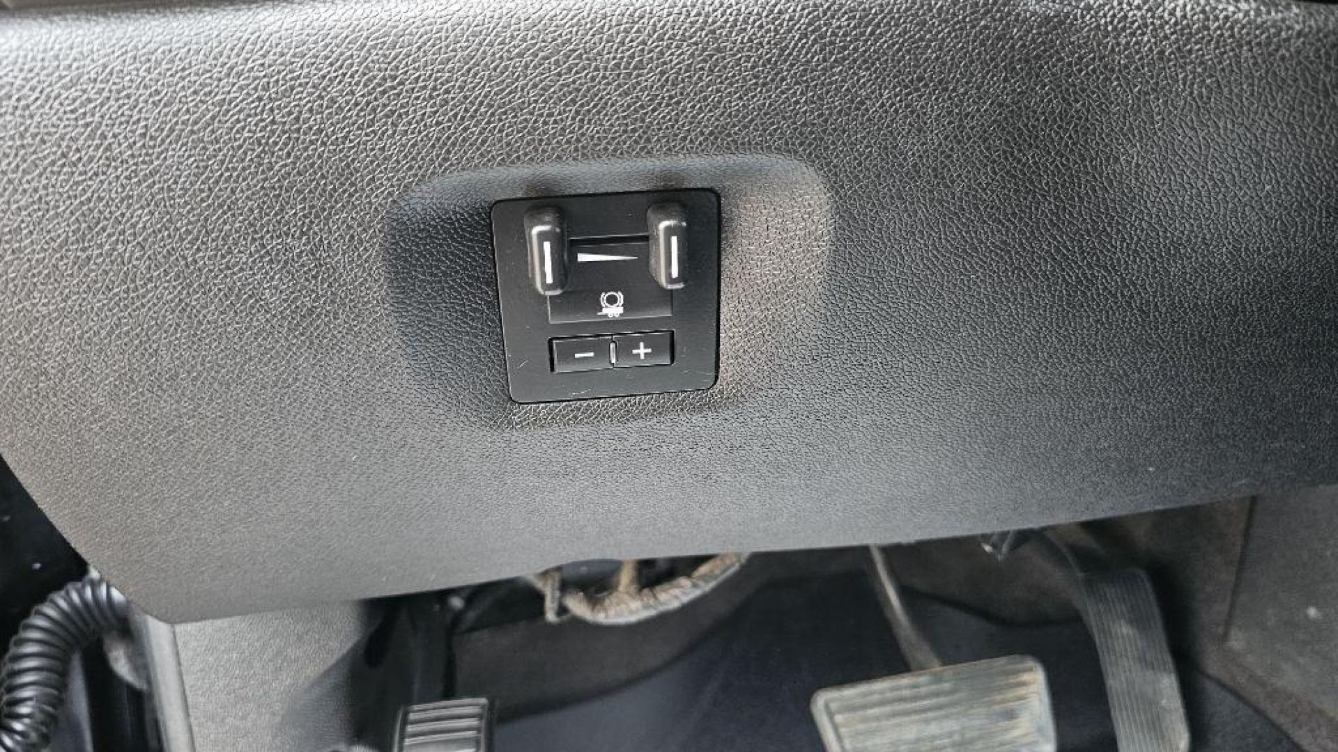 2014 BLACK GMC SIERRA 2500 SLE (1GT120CG7EF) with an 6.0L engine, Automatic transmission, located at 495 Old Highway 20 West, South Sioux City, NE, 68776, (402) 494-2677, 42.458408, -96.443512 - Photo#7