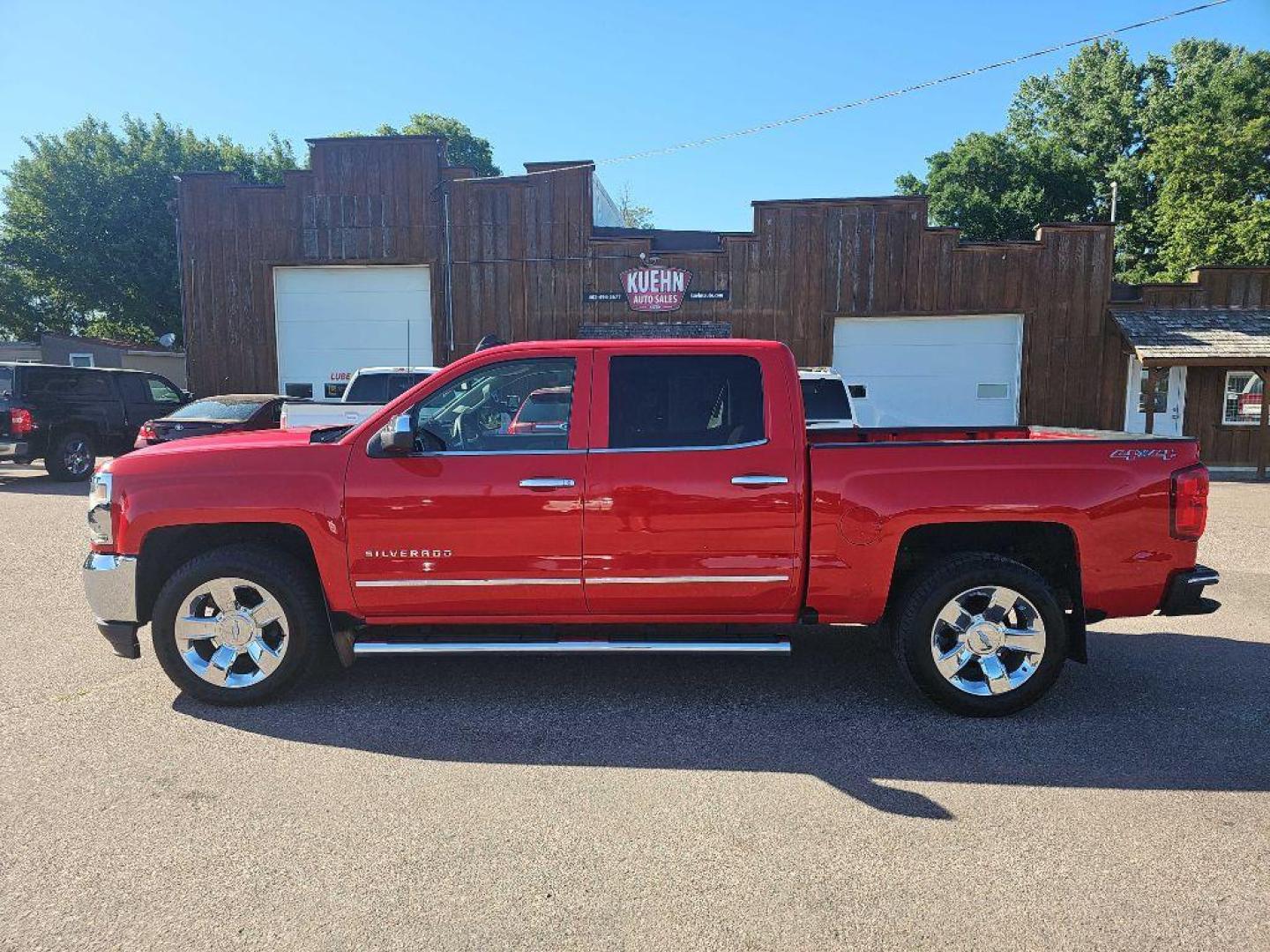 2017 RED CHEVROLET SILVERADO 1500 LTZ (3GCUKSEC1HG) with an 5.3L engine, Automatic transmission, located at 495 Old Highway 20 West, South Sioux City, NE, 68776, (402) 494-2677, 42.458408, -96.443512 - Photo#22