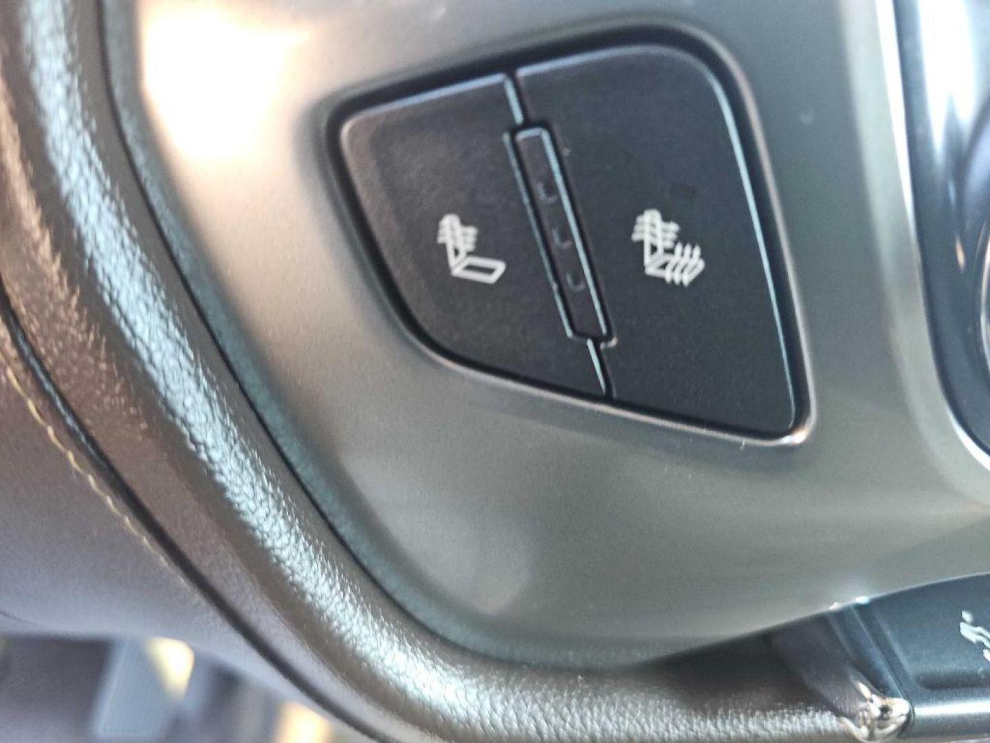 2017 RED CHEVROLET SILVERADO 1500 LTZ (3GCUKSEC1HG) with an 5.3L engine, Automatic transmission, located at 495 Old Highway 20 West, South Sioux City, NE, 68776, (402) 494-2677, 42.458408, -96.443512 - Photo#29