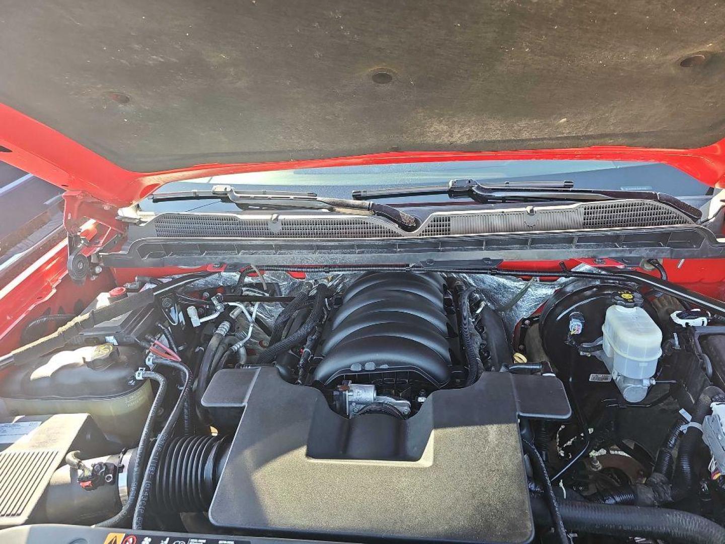 2017 RED CHEVROLET SILVERADO 1500 LTZ (3GCUKSEC1HG) with an 5.3L engine, Automatic transmission, located at 495 Old Highway 20 West, South Sioux City, NE, 68776, (402) 494-2677, 42.458408, -96.443512 - Photo#31