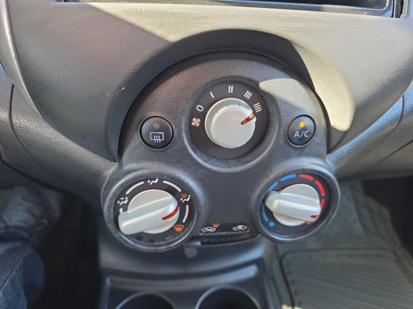 2014 MAROON NISSAN VERSA S (3N1CN7AP5EK) with an 1.6L engine, Continuously Variable transmission, located at 495 Old Highway 20 West, South Sioux City, NE, 68776, (402) 494-2677, 42.458408, -96.443512 - Photo#9