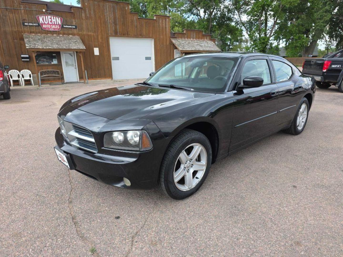 2008 BLACK DODGE CHARGER (2B3LA43G58H) with an 3.5L engine, Automatic transmission, located at 495 Old Highway 20 West, South Sioux City, NE, 68776, (402) 494-2677, 42.458408, -96.443512 - Photo#0