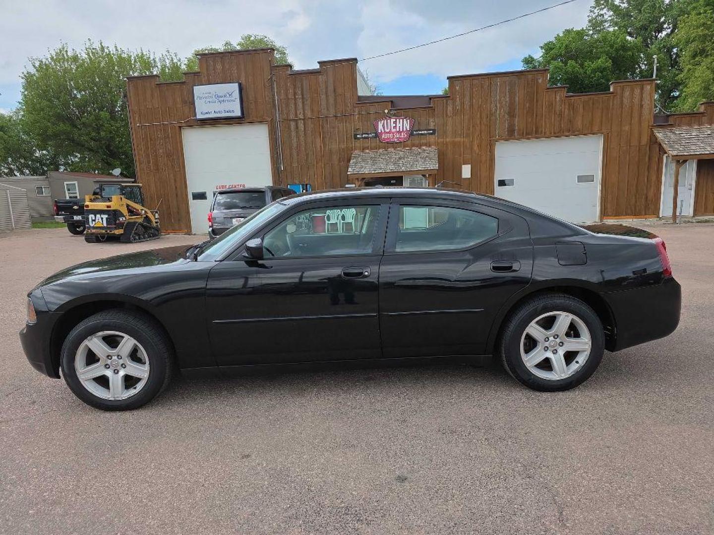 2008 BLACK DODGE CHARGER (2B3LA43G58H) with an 3.5L engine, Automatic transmission, located at 495 Old Highway 20 West, South Sioux City, NE, 68776, (402) 494-2677, 42.458408, -96.443512 - Photo#2