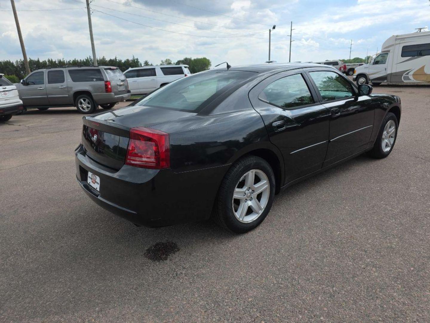 2008 BLACK DODGE CHARGER (2B3LA43G58H) with an 3.5L engine, Automatic transmission, located at 495 Old Highway 20 West, South Sioux City, NE, 68776, (402) 494-2677, 42.458408, -96.443512 - Photo#7