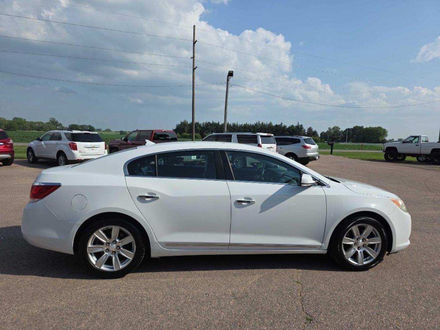 2013 WHITE BUICK LACROSSE (1G4GC5E36DF) with an 3.6L engine, Automatic transmission, located at 495 Old Highway 20 West, South Sioux City, NE, 68776, (402) 494-2677, 42.458408, -96.443512 - Photo#4