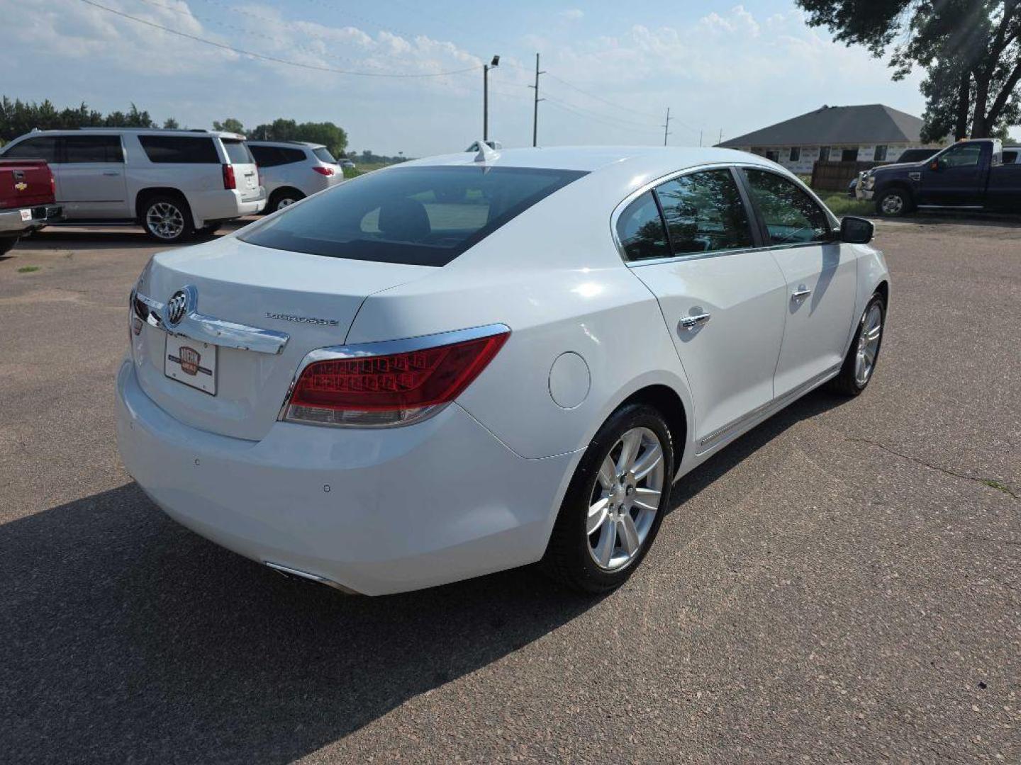 2013 WHITE BUICK LACROSSE (1G4GC5E36DF) with an 3.6L engine, Automatic transmission, located at 495 Old Highway 20 West, South Sioux City, NE, 68776, (402) 494-2677, 42.458408, -96.443512 - Photo#3