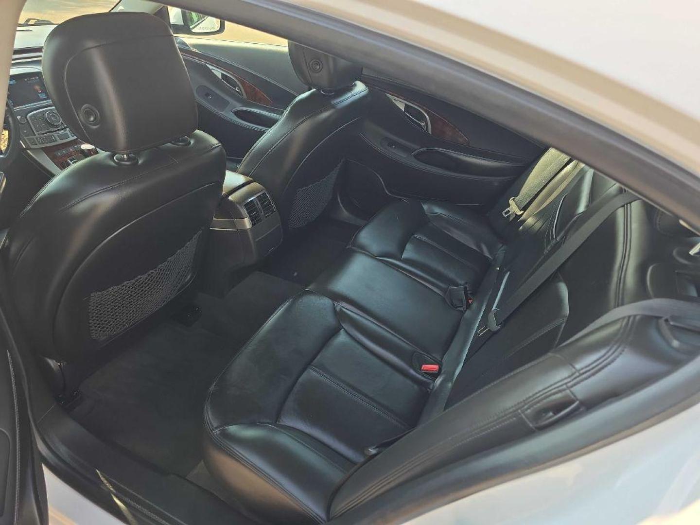 2013 WHITE BUICK LACROSSE (1G4GC5E36DF) with an 3.6L engine, Automatic transmission, located at 495 Old Highway 20 West, South Sioux City, NE, 68776, (402) 494-2677, 42.458408, -96.443512 - Photo#6