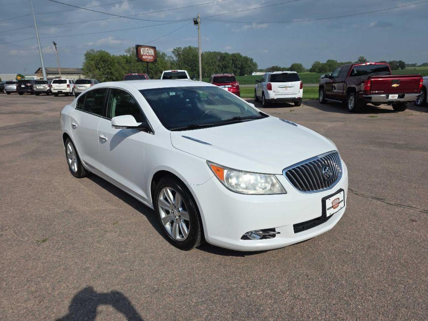 2013 WHITE BUICK LACROSSE (1G4GC5E36DF) with an 3.6L engine, Automatic transmission, located at 495 Old Highway 20 West, South Sioux City, NE, 68776, (402) 494-2677, 42.458408, -96.443512 - Photo#5