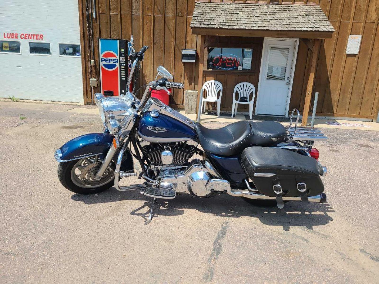 2000 BLUE HARLEY-DAVIDSON FLHRCI Road King (1HD1FRW11YY) with an 88 engine, Automatic transmission, located at 495 Old Highway 20 West, South Sioux City, NE, 68776, (402) 494-2677, 42.458408, -96.443512 - Photo #0