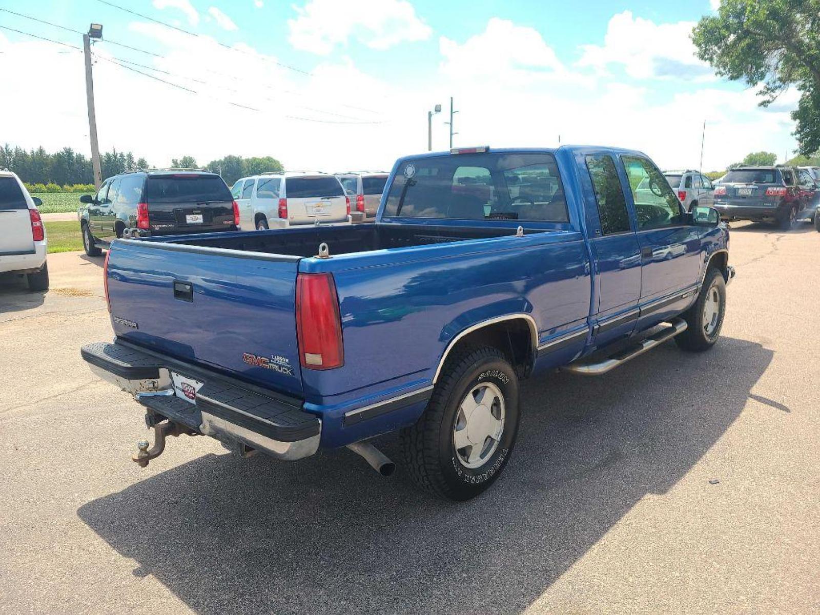 1997 BLUE GMC SIERRA K1500 (2GTEK19R6V1) with an 5.7L engine, Automatic transmission, located at 495 Old Highway 20 West, South Sioux City, NE, 68776, (402) 494-2677, 42.458408, -96.443512 - Photo #3