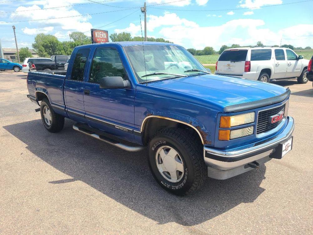 1997 BLUE GMC SIERRA K1500 (2GTEK19R6V1) with an 5.7L engine, Automatic transmission, located at 495 Old Highway 20 West, South Sioux City, NE, 68776, (402) 494-2677, 42.458408, -96.443512 - Photo #5