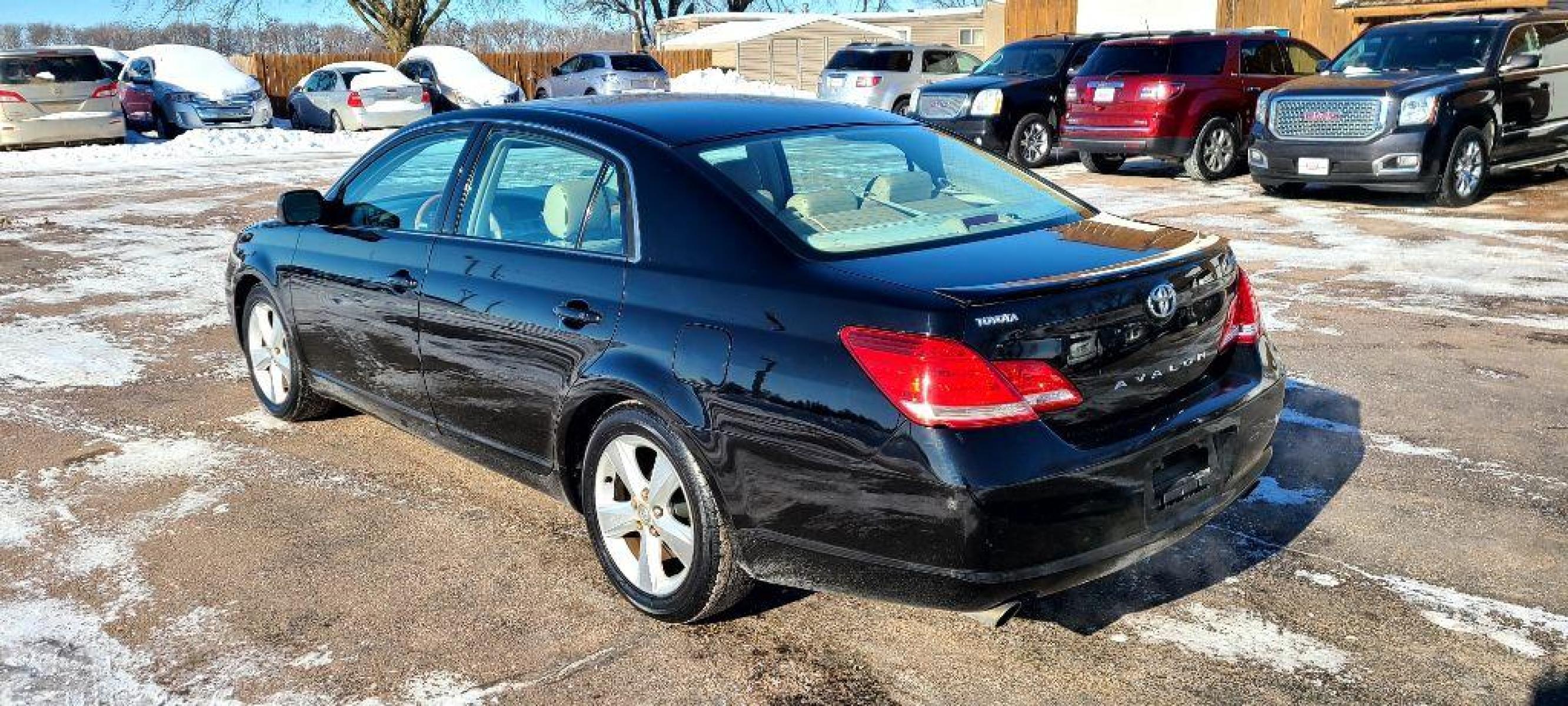 2006 BLACK TOYOTA AVALON XL (4T1BK36B46U) with an 3.5L engine, Automatic transmission, located at 495 Old Highway 20 West, South Sioux City, NE, 68776, (402) 494-2677, 42.458408, -96.443512 - Photo #2
