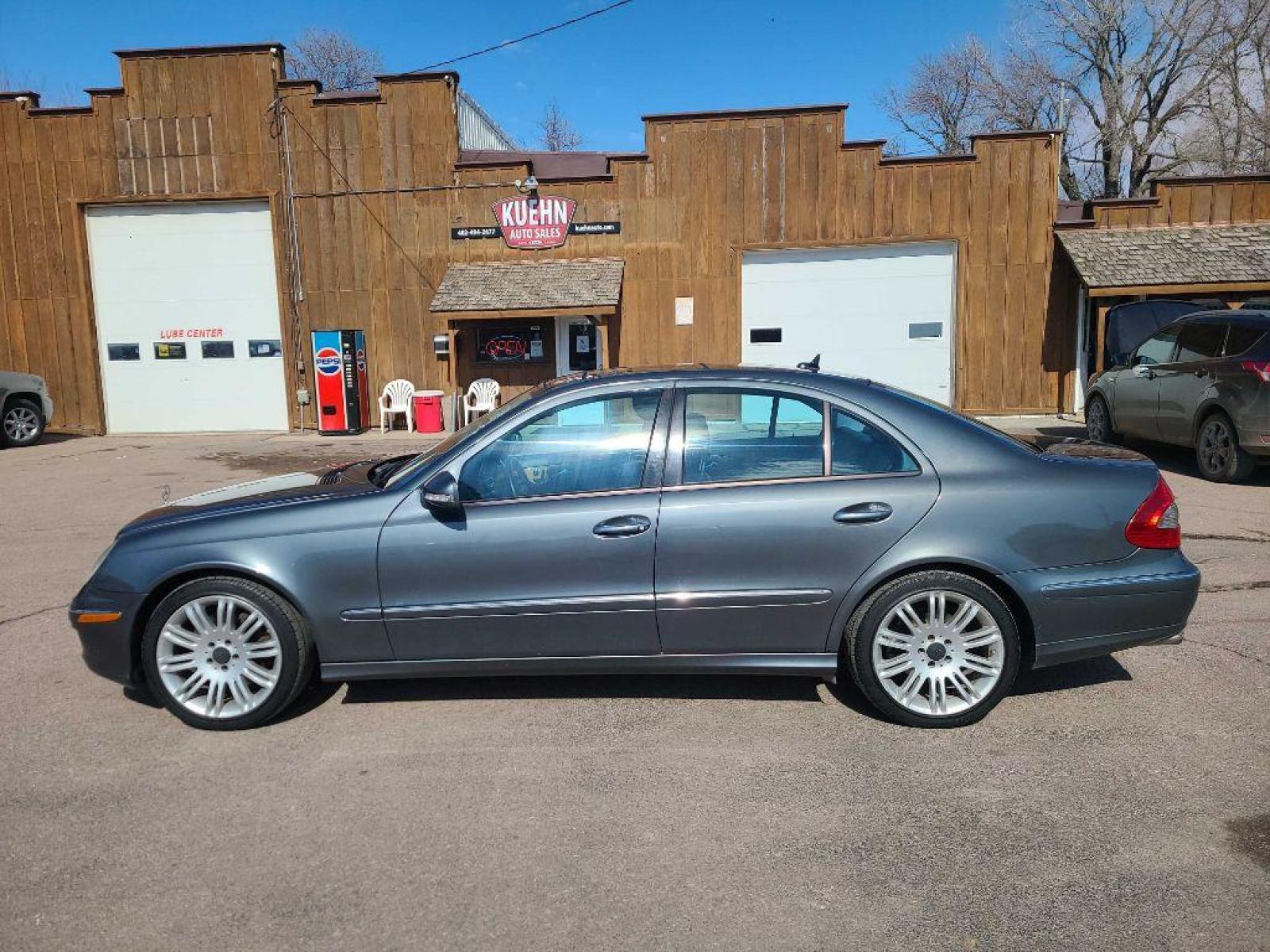 2008 BLUE MERCEDES-BENZ E-CLASS E350 4MATIC (WDBUF87XX8B) with an 3.5L engine, Automatic transmission, located at 495 Old Highway 20 West, South Sioux City, NE, 68776, (402) 494-2677, 42.458408, -96.443512 - Photo #1