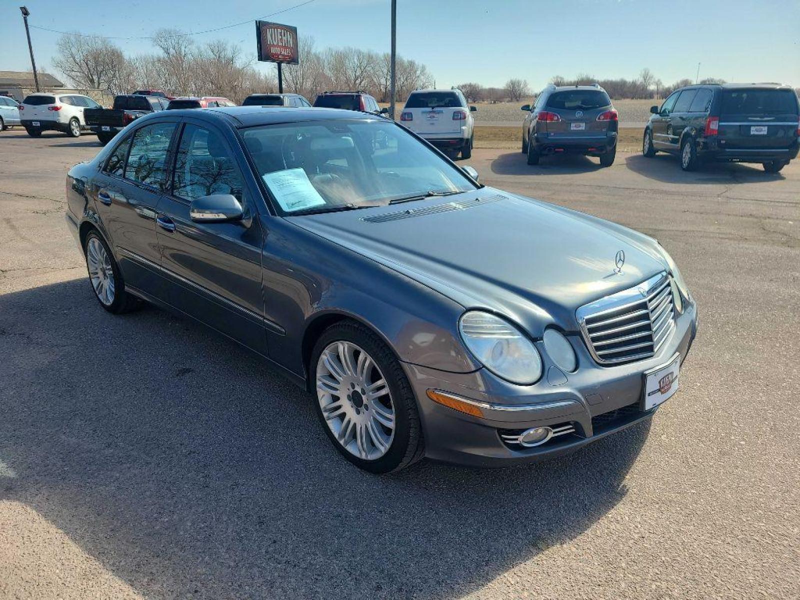 2008 BLUE MERCEDES-BENZ E-CLASS E350 4MATIC (WDBUF87XX8B) with an 3.5L engine, Automatic transmission, located at 495 Old Highway 20 West, South Sioux City, NE, 68776, (402) 494-2677, 42.458408, -96.443512 - Photo #5