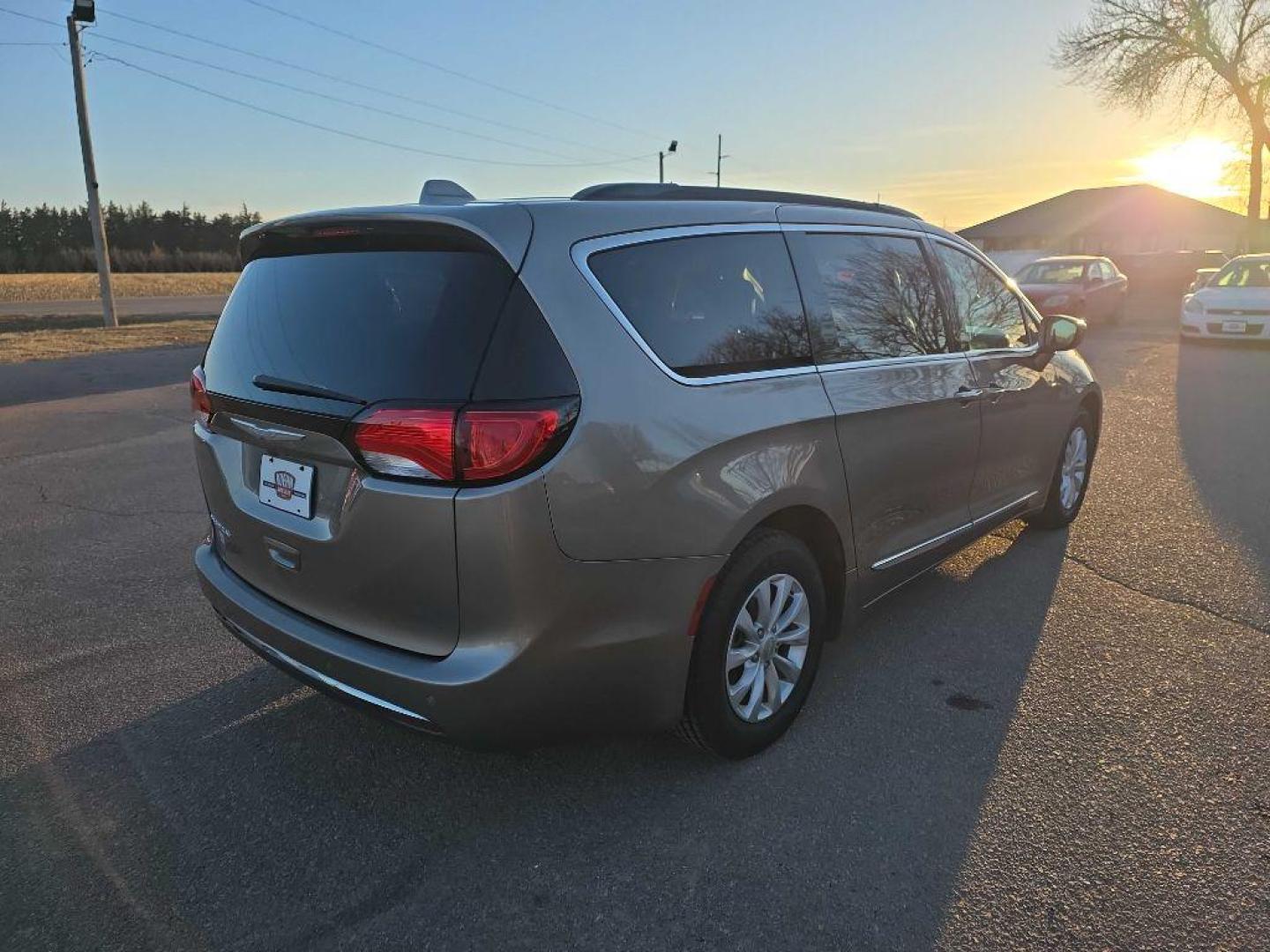 2017 TAN CHRYSLER PACIFICA TOURING L (2C4RC1BG9HR) with an 3.6L engine, Automatic transmission, located at 495 Old Highway 20 West, South Sioux City, NE, 68776, (402) 494-2677, 42.458408, -96.443512 - Photo#3