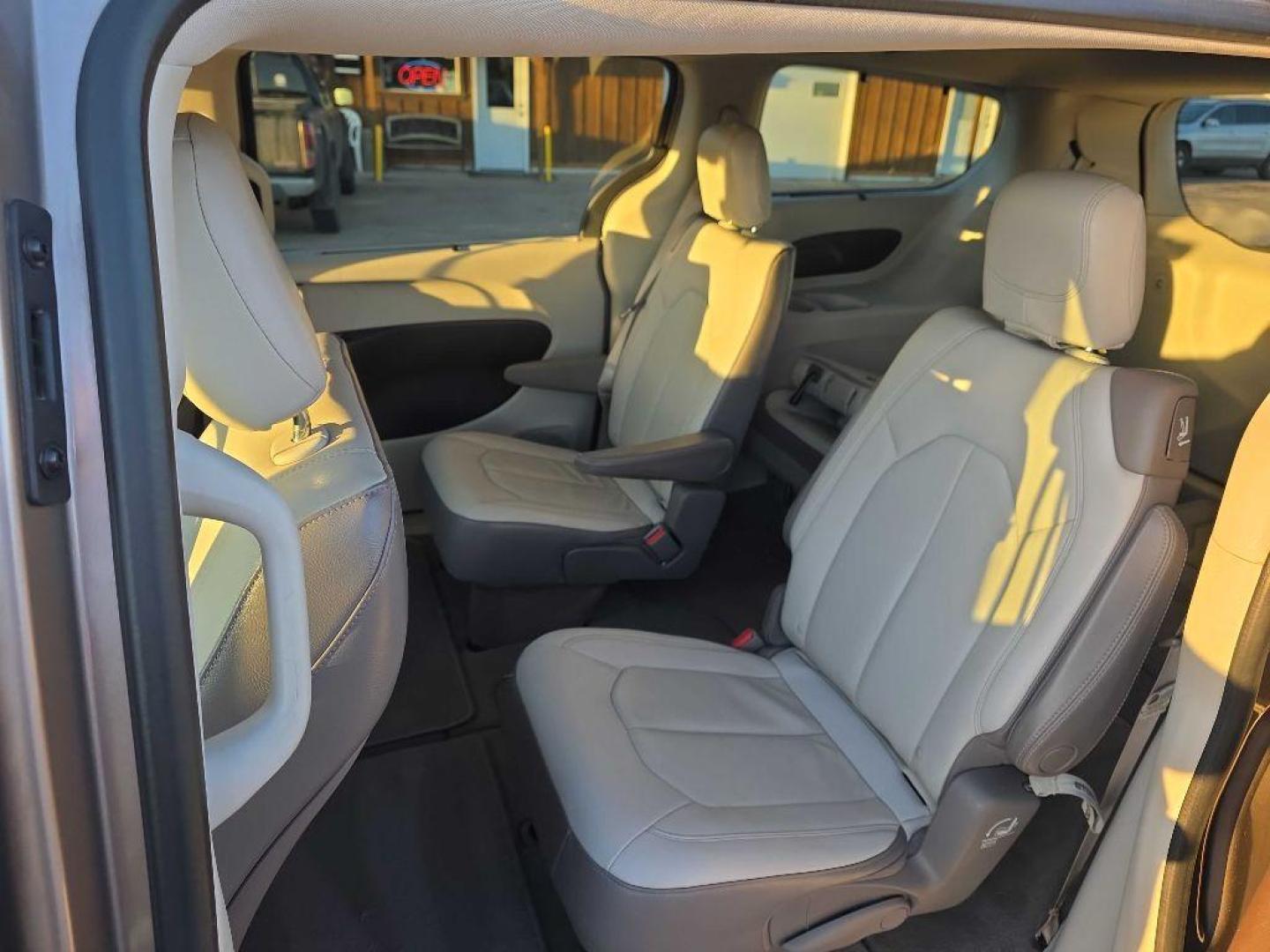 2017 TAN CHRYSLER PACIFICA TOURING L (2C4RC1BG9HR) with an 3.6L engine, Automatic transmission, located at 495 Old Highway 20 West, South Sioux City, NE, 68776, (402) 494-2677, 42.458408, -96.443512 - Photo#9