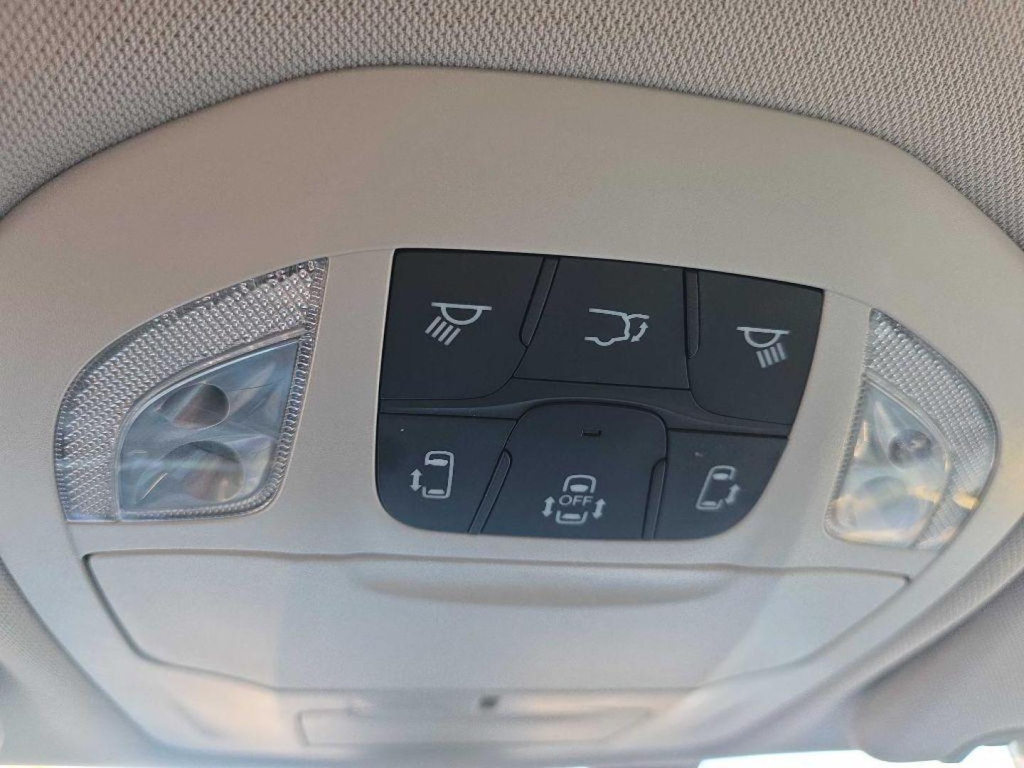 2017 TAN CHRYSLER PACIFICA TOURING L (2C4RC1BG9HR) with an 3.6L engine, Automatic transmission, located at 495 Old Highway 20 West, South Sioux City, NE, 68776, (402) 494-2677, 42.458408, -96.443512 - Photo#10