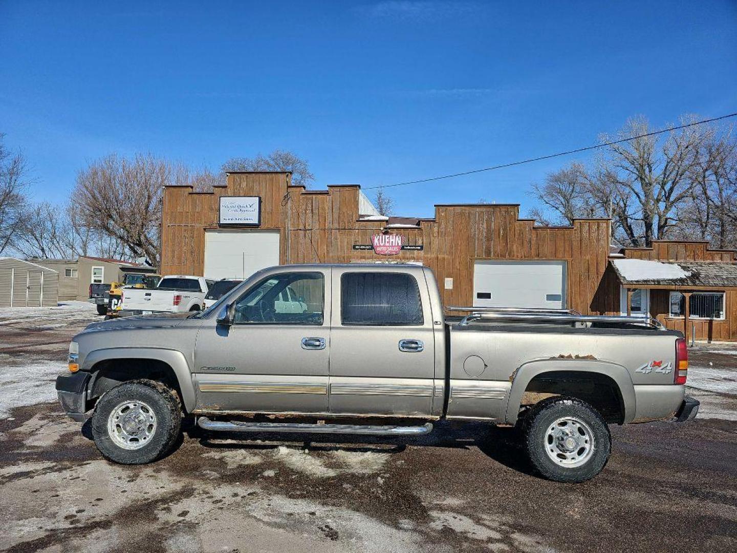 2001 PEWTER CHEVROLET SILVERADO 2500 HEAVY DUTY (1GCHK23U11F) with an 6.0L engine, Automatic transmission, located at 495 Old Highway 20 West, South Sioux City, NE, 68776, (402) 494-2677, 42.458408, -96.443512 - Photo#1