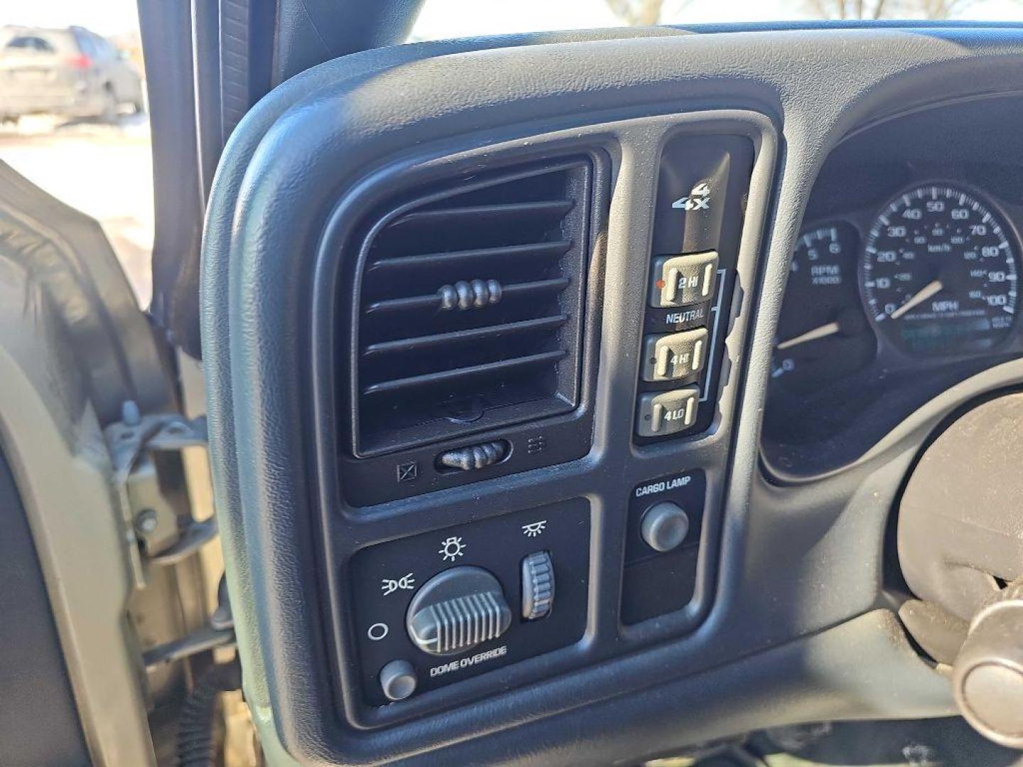 2001 PEWTER CHEVROLET SILVERADO 2500 HEAVY DUTY (1GCHK23U11F) with an 6.0L engine, Automatic transmission, located at 495 Old Highway 20 West, South Sioux City, NE, 68776, (402) 494-2677, 42.458408, -96.443512 - Photo#8