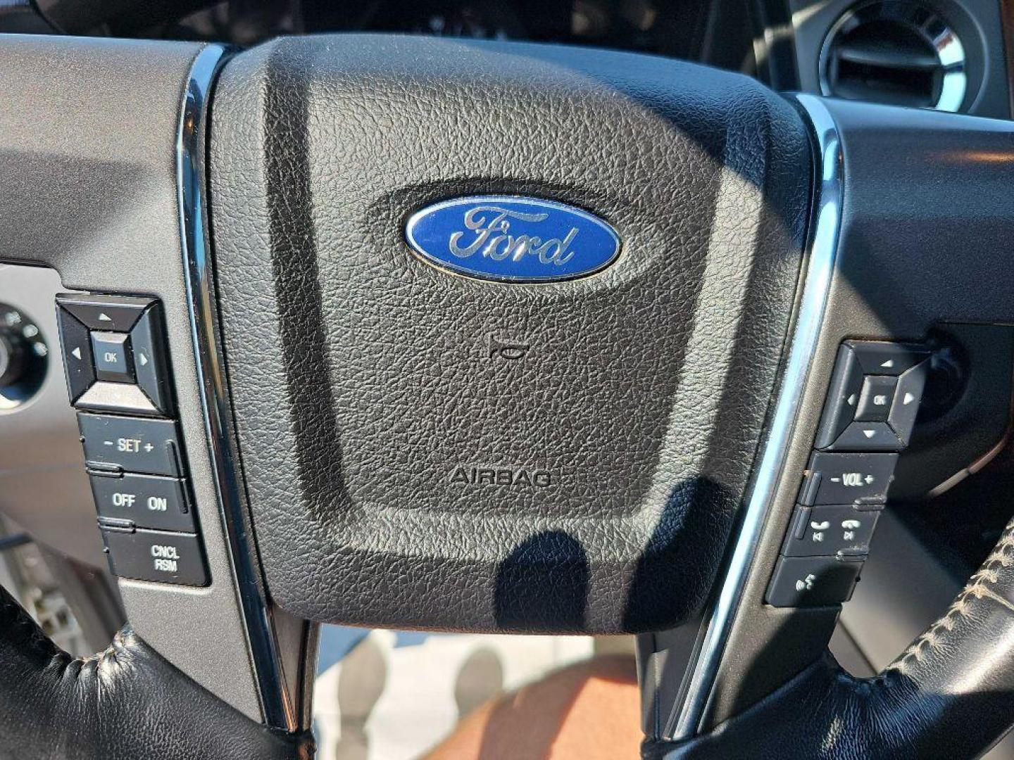 2015 SILVER FORD EXPEDITION EL PLATINUM (1FMJK1MT5FE) with an 3.5L engine, Automatic transmission, located at 495 Old Highway 20 West, South Sioux City, NE, 68776, (402) 494-2677, 42.458408, -96.443512 - Photo#11