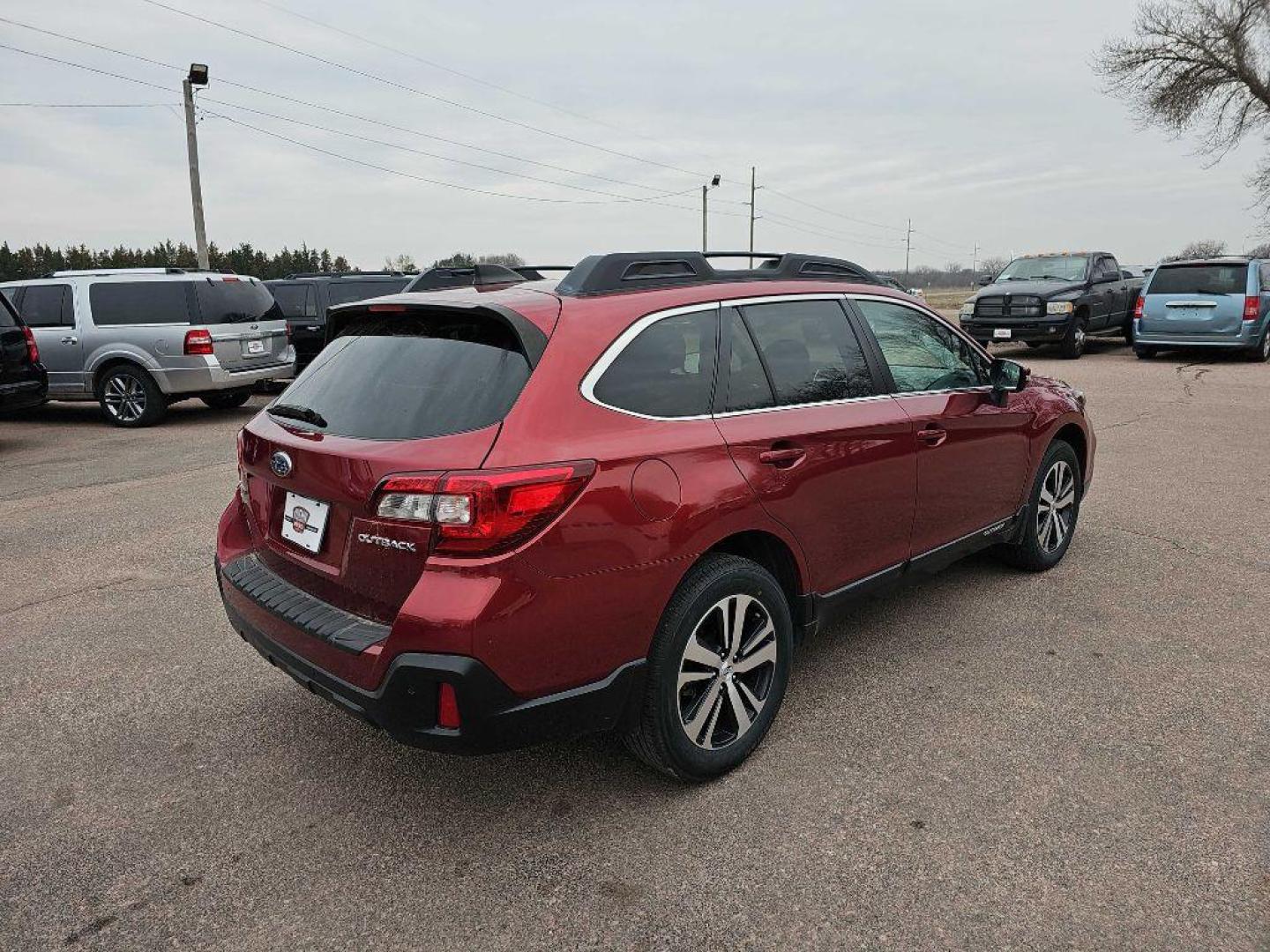 2019 MAROON SUBARU OUTBACK 2.5I LIMITED (4S4BSANC4K3) with an 2.5L engine, Continuously Variable transmission, located at 495 Old Highway 20 West, South Sioux City, NE, 68776, (402) 494-2677, 42.458408, -96.443512 - Photo#3