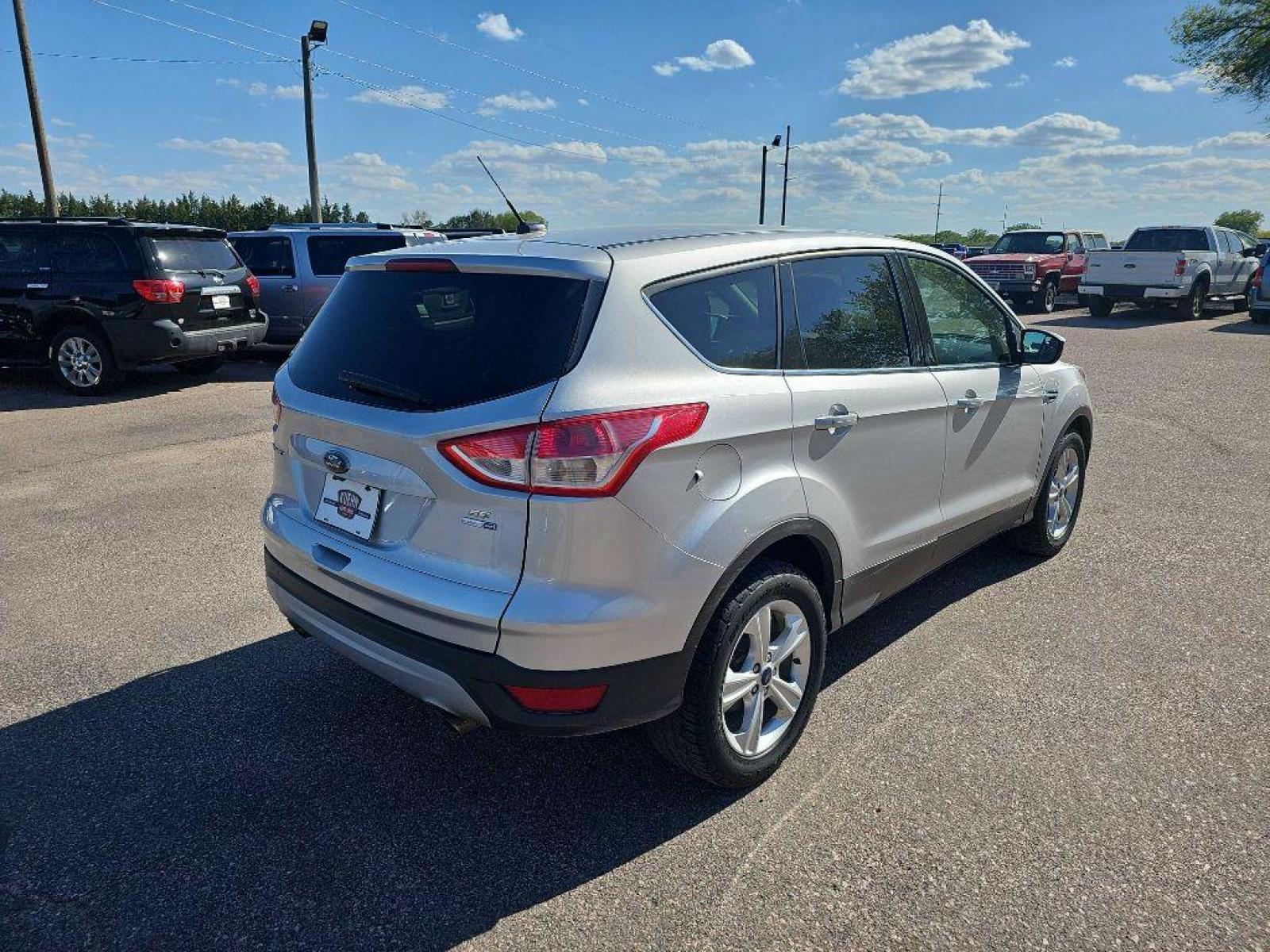 2016 SILVER FORD ESCAPE SE (1FMCU9GX8GU) with an 1.6L engine, Automatic transmission, located at 495 Old Highway 20 West, South Sioux City, NE, 68776, (402) 494-2677, 42.458408, -96.443512 - Photo #3