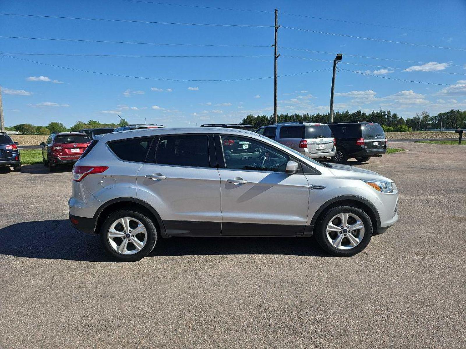 2016 SILVER FORD ESCAPE SE (1FMCU9GX8GU) with an 1.6L engine, Automatic transmission, located at 495 Old Highway 20 West, South Sioux City, NE, 68776, (402) 494-2677, 42.458408, -96.443512 - Photo #5