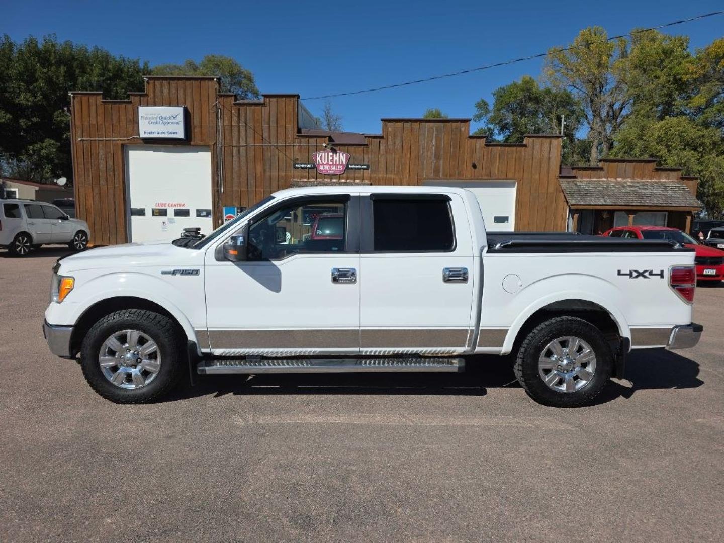 2010 WHITE FORD F150 SUPERCREW (1FTFW1EV9AF) with an 5.4L engine, Automatic transmission, located at 495 Old Highway 20 West, South Sioux City, NE, 68776, (402) 494-2677, 42.458408, -96.443512- Photo#2