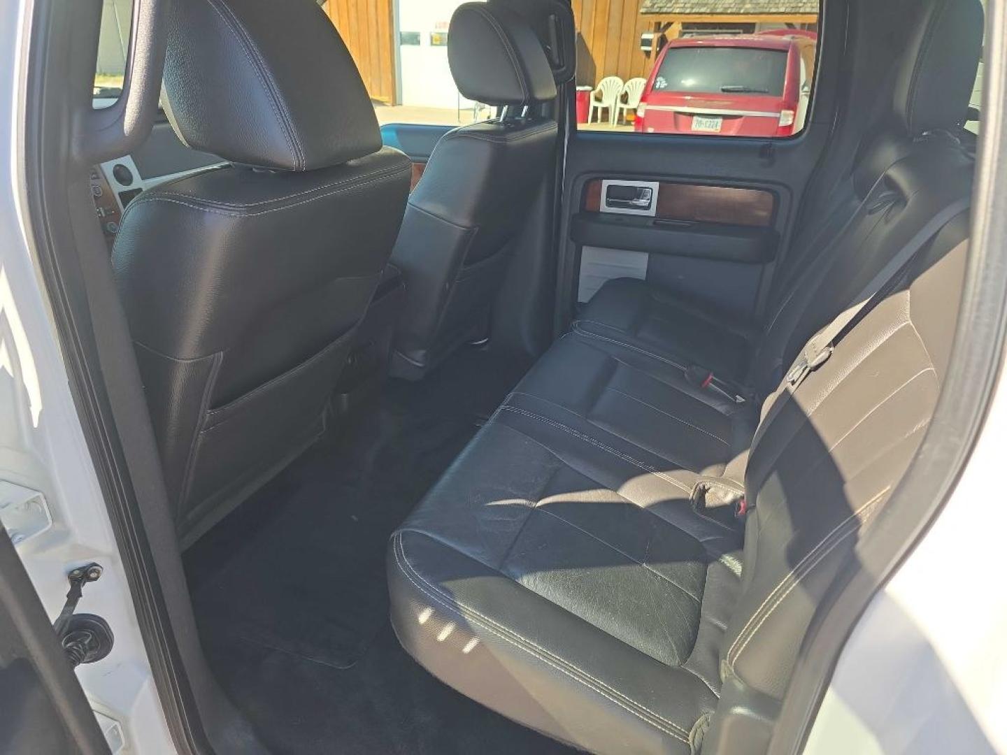 2010 WHITE FORD F150 SUPERCREW (1FTFW1EV9AF) with an 5.4L engine, Automatic transmission, located at 495 Old Highway 20 West, South Sioux City, NE, 68776, (402) 494-2677, 42.458408, -96.443512- Photo#5