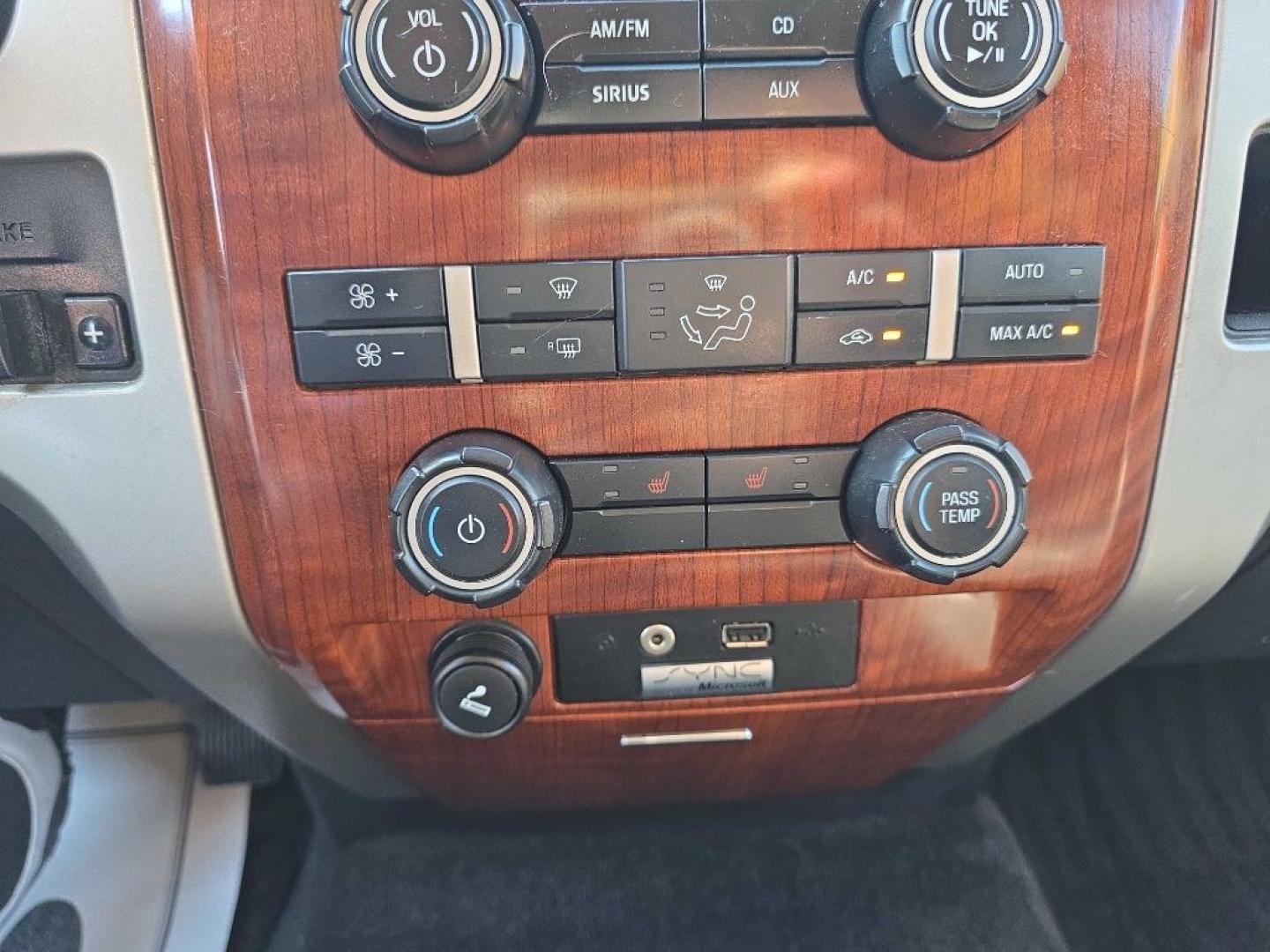 2010 WHITE FORD F150 SUPERCREW (1FTFW1EV9AF) with an 5.4L engine, Automatic transmission, located at 495 Old Highway 20 West, South Sioux City, NE, 68776, (402) 494-2677, 42.458408, -96.443512- Photo#10