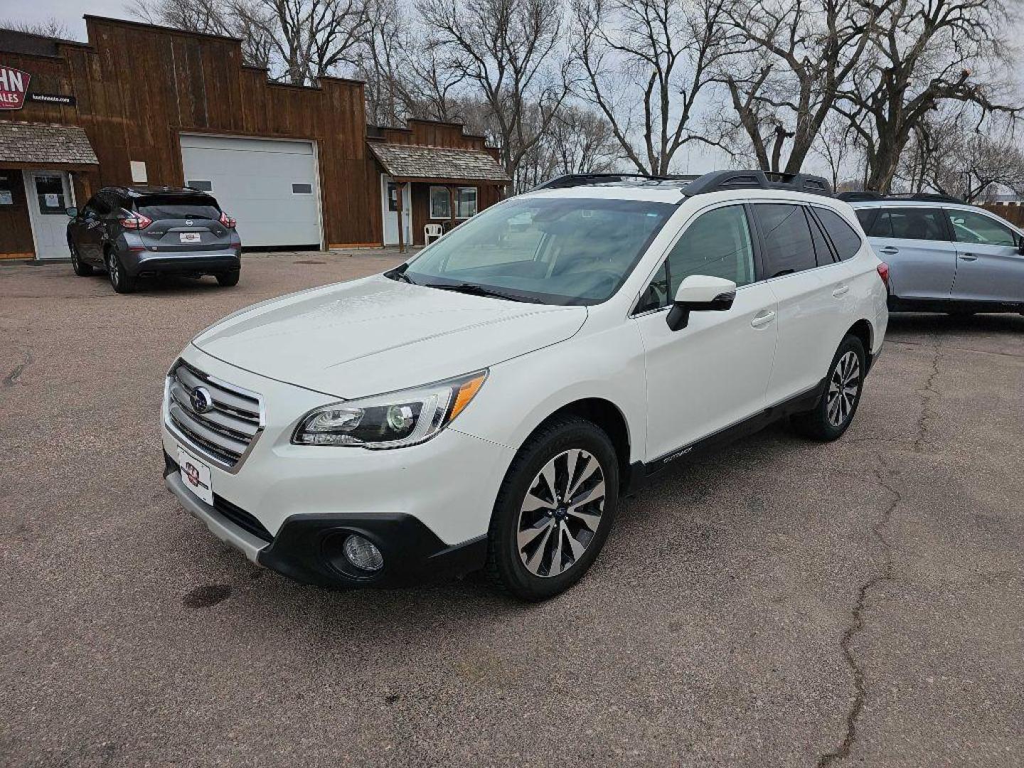 2017 WHITE SUBARU OUTBACK 2.5I LIMITED (4S4BSANC6H3) with an 2.5L engine, Continuously Variable transmission, located at 495 Old Highway 20 West, South Sioux City, NE, 68776, (402) 494-2677, 42.458408, -96.443512 - Photo#0
