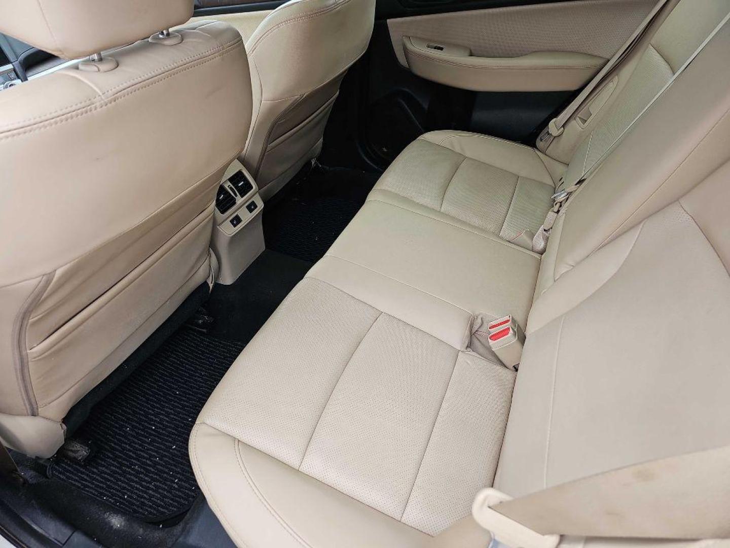 2017 WHITE SUBARU OUTBACK 2.5I LIMITED (4S4BSANC6H3) with an 2.5L engine, Continuously Variable transmission, located at 495 Old Highway 20 West, South Sioux City, NE, 68776, (402) 494-2677, 42.458408, -96.443512 - Photo#7