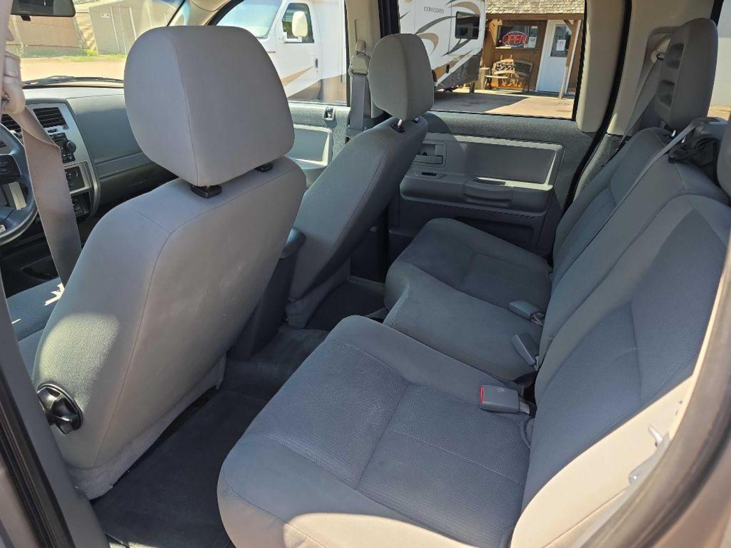 2006 GREY DODGE DAKOTA QUAD SLT (1D7HW48K46S) with an 3.7L engine, Automatic transmission, located at 495 Old Highway 20 West, South Sioux City, NE, 68776, (402) 494-2677, 42.458408, -96.443512 - Photo#6