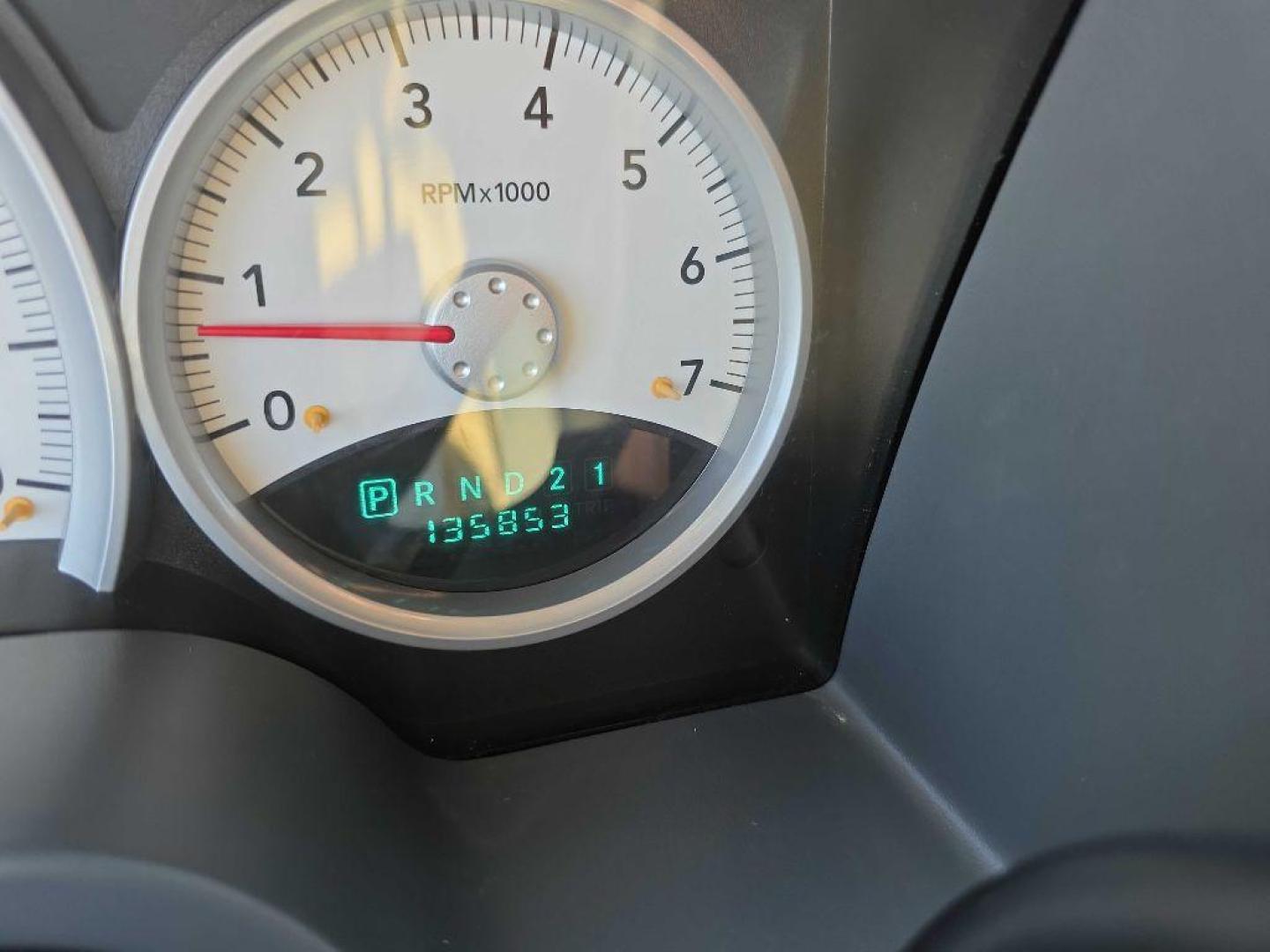 2006 GREY DODGE DAKOTA QUAD SLT (1D7HW48K46S) with an 3.7L engine, Automatic transmission, located at 495 Old Highway 20 West, South Sioux City, NE, 68776, (402) 494-2677, 42.458408, -96.443512 - Photo#8
