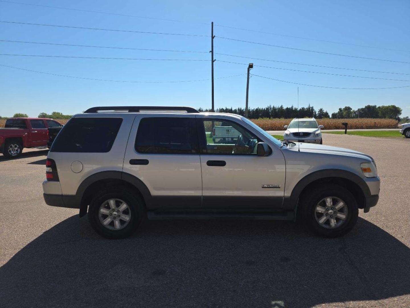 2006 SILVER FORD EXPLORER XLT (1FMEU73E36U) with an 4.0L engine, Automatic transmission, located at 495 Old Highway 20 West, South Sioux City, NE, 68776, (402) 494-2677, 42.458408, -96.443512 - Photo#0