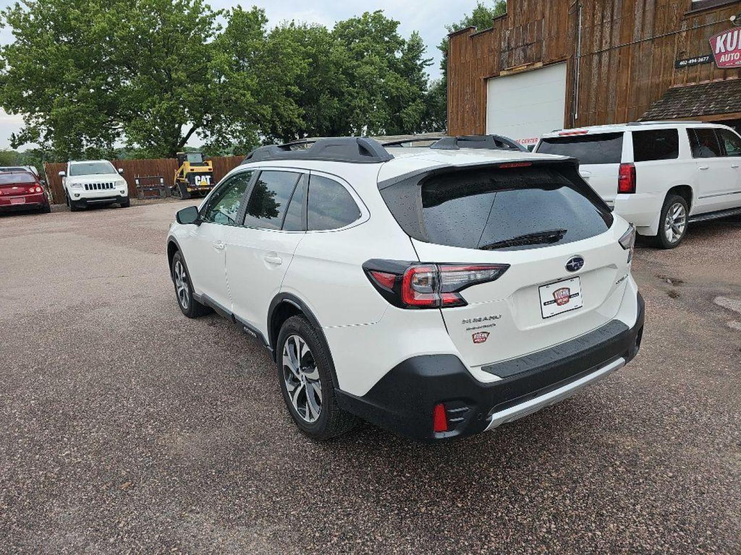 2020 WHITE SUBARU OUTBACK LIMITED (4S4BTANC8L3) with an 2.5L engine, Continuously Variable transmission, located at 495 Old Highway 20 West, South Sioux City, NE, 68776, (402) 494-2677, 42.458408, -96.443512 - Photo#1