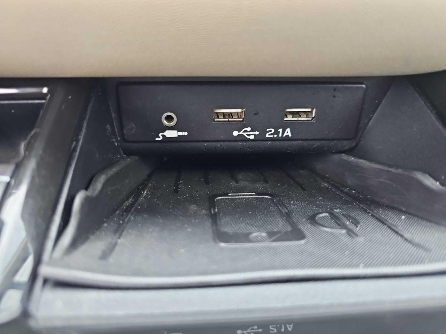 2020 WHITE SUBARU OUTBACK LIMITED (4S4BTANC8L3) with an 2.5L engine, Continuously Variable transmission, located at 495 Old Highway 20 West, South Sioux City, NE, 68776, (402) 494-2677, 42.458408, -96.443512 - Photo#6