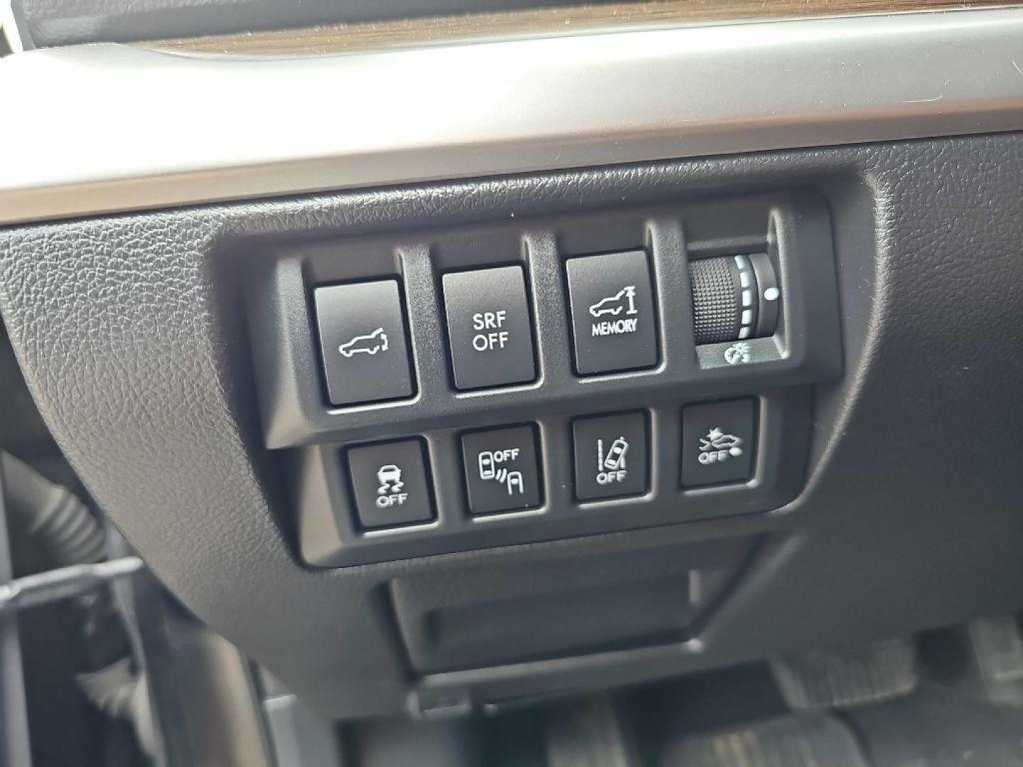 2017 BLACK SUBARU OUTBACK TOURING (4S4BSETCXH3) with an 3.6L engine, Continuously Variable transmission, located at 495 Old Highway 20 West, South Sioux City, NE, 68776, (402) 494-2677, 42.458408, -96.443512 - Photo#11