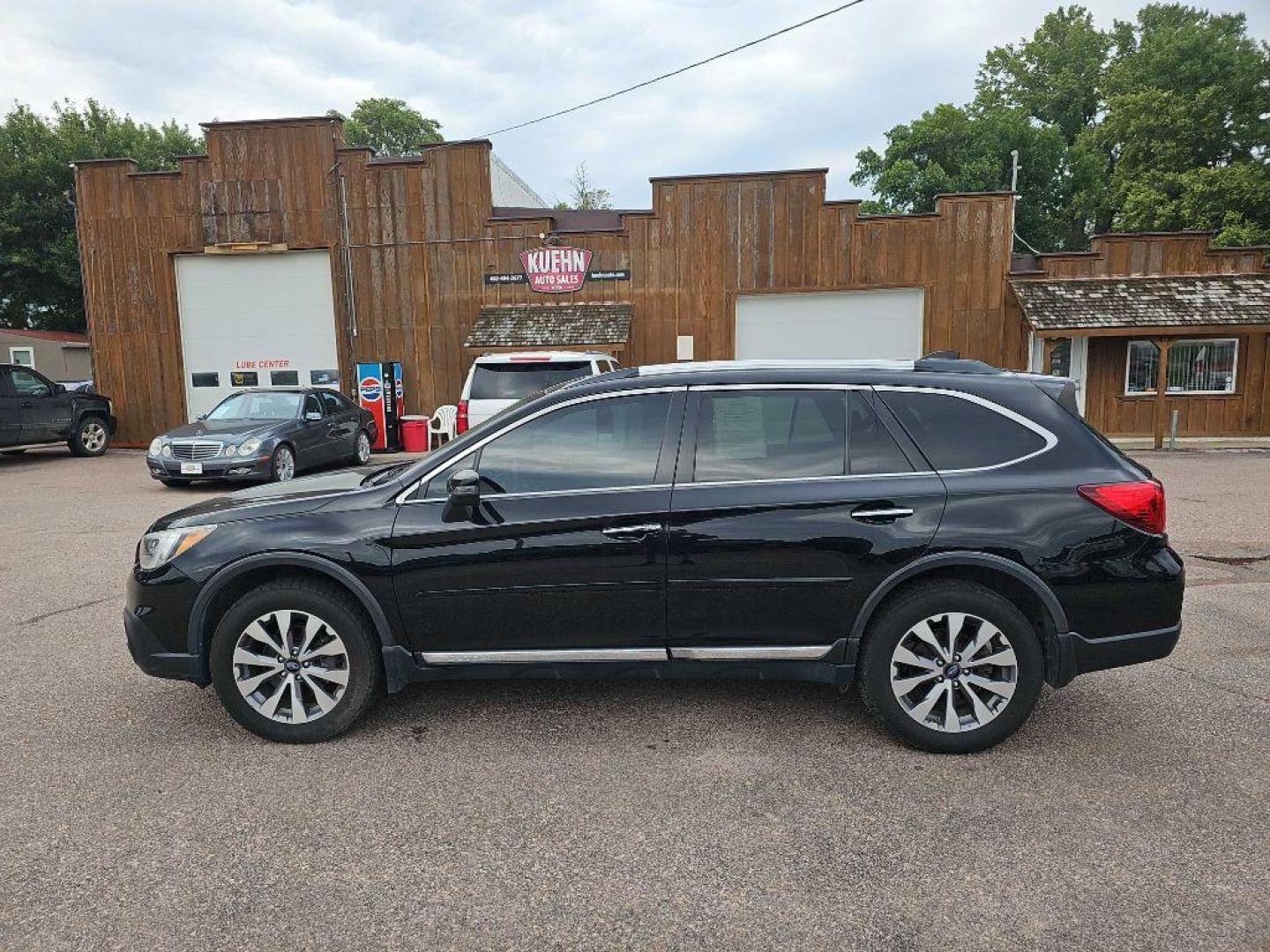 2017 BLACK SUBARU OUTBACK TOURING (4S4BSETCXH3) with an 3.6L engine, Continuously Variable transmission, located at 495 Old Highway 20 West, South Sioux City, NE, 68776, (402) 494-2677, 42.458408, -96.443512 - Photo#1