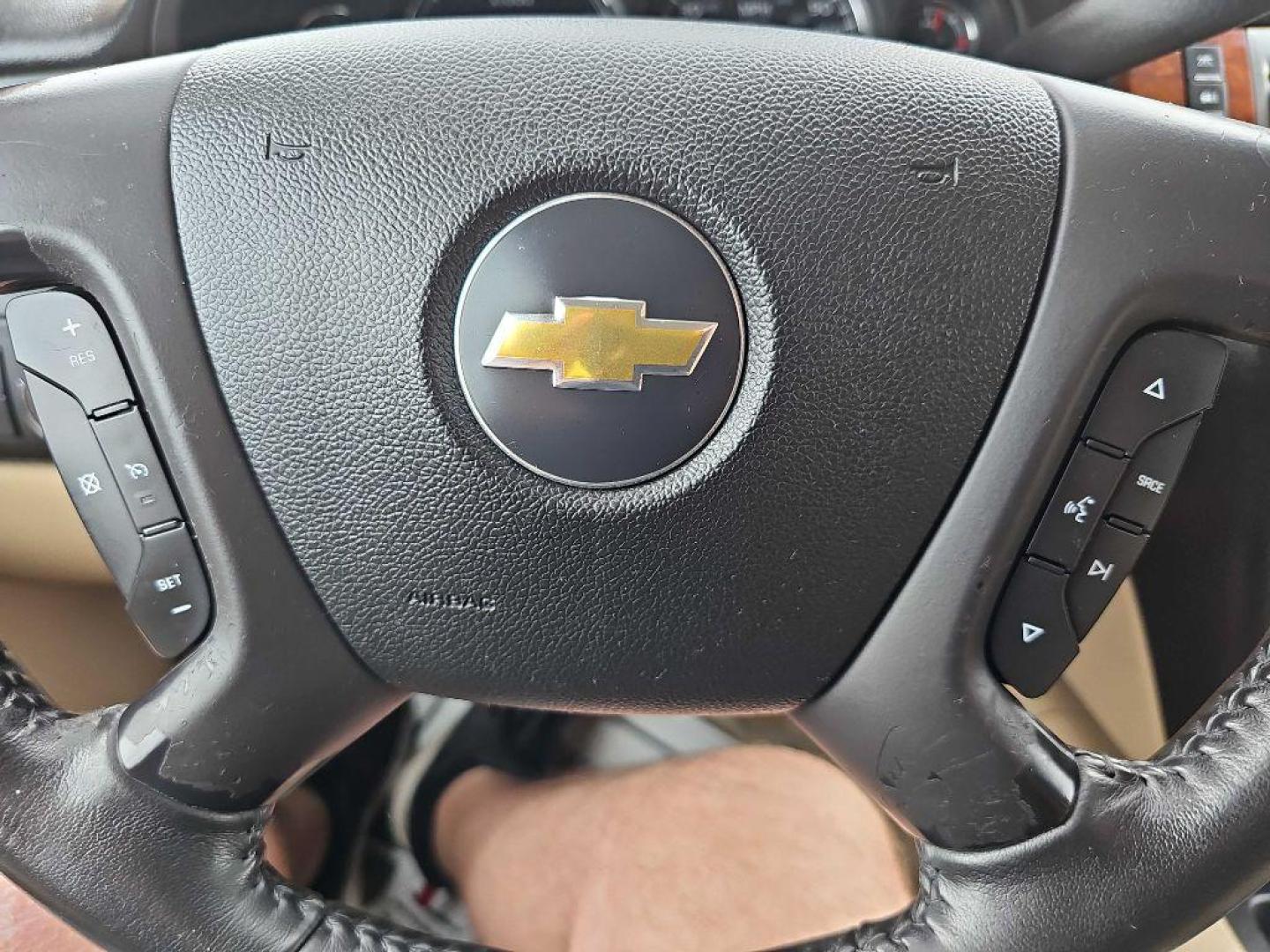 2007 BLUE CHEVROLET TAHOE 1500 (1GNFK13057R) with an 5.3L engine, Automatic transmission, located at 495 Old Highway 20 West, South Sioux City, NE, 68776, (402) 494-2677, 42.458408, -96.443512 - Photo#10