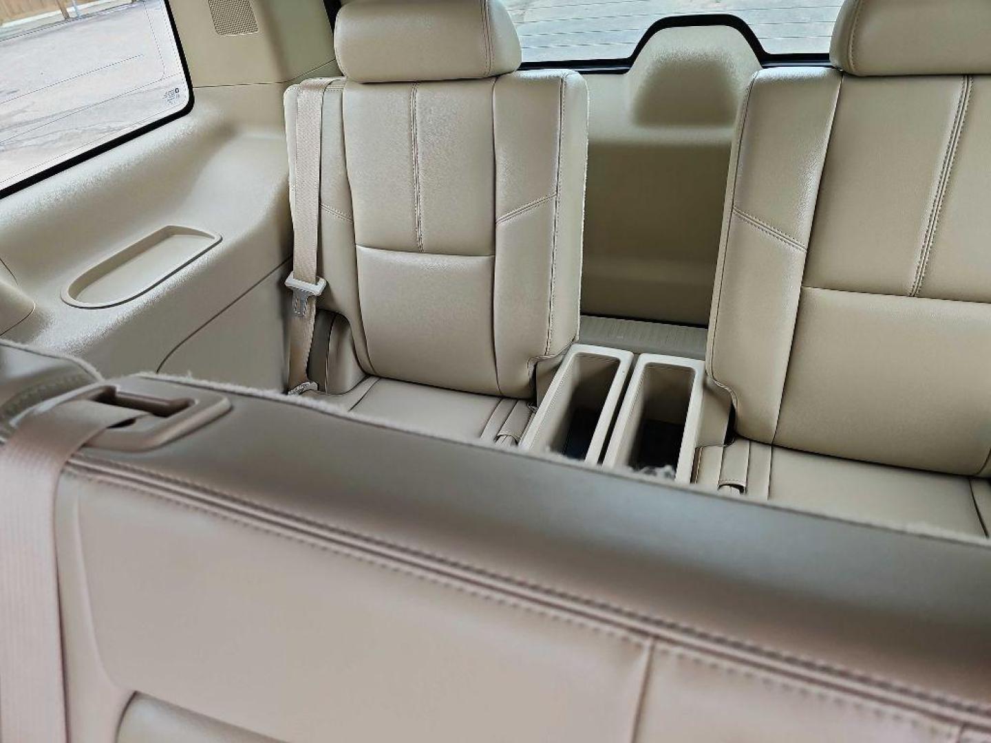 2007 BLUE CHEVROLET TAHOE 1500 (1GNFK13057R) with an 5.3L engine, Automatic transmission, located at 495 Old Highway 20 West, South Sioux City, NE, 68776, (402) 494-2677, 42.458408, -96.443512 - Photo#5