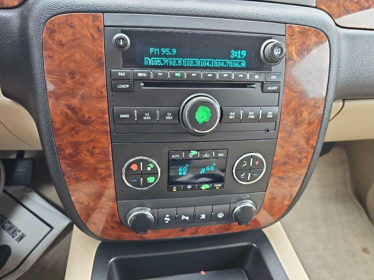 2007 BLUE CHEVROLET TAHOE 1500 (1GNFK13057R) with an 5.3L engine, Automatic transmission, located at 495 Old Highway 20 West, South Sioux City, NE, 68776, (402) 494-2677, 42.458408, -96.443512 - Photo#7