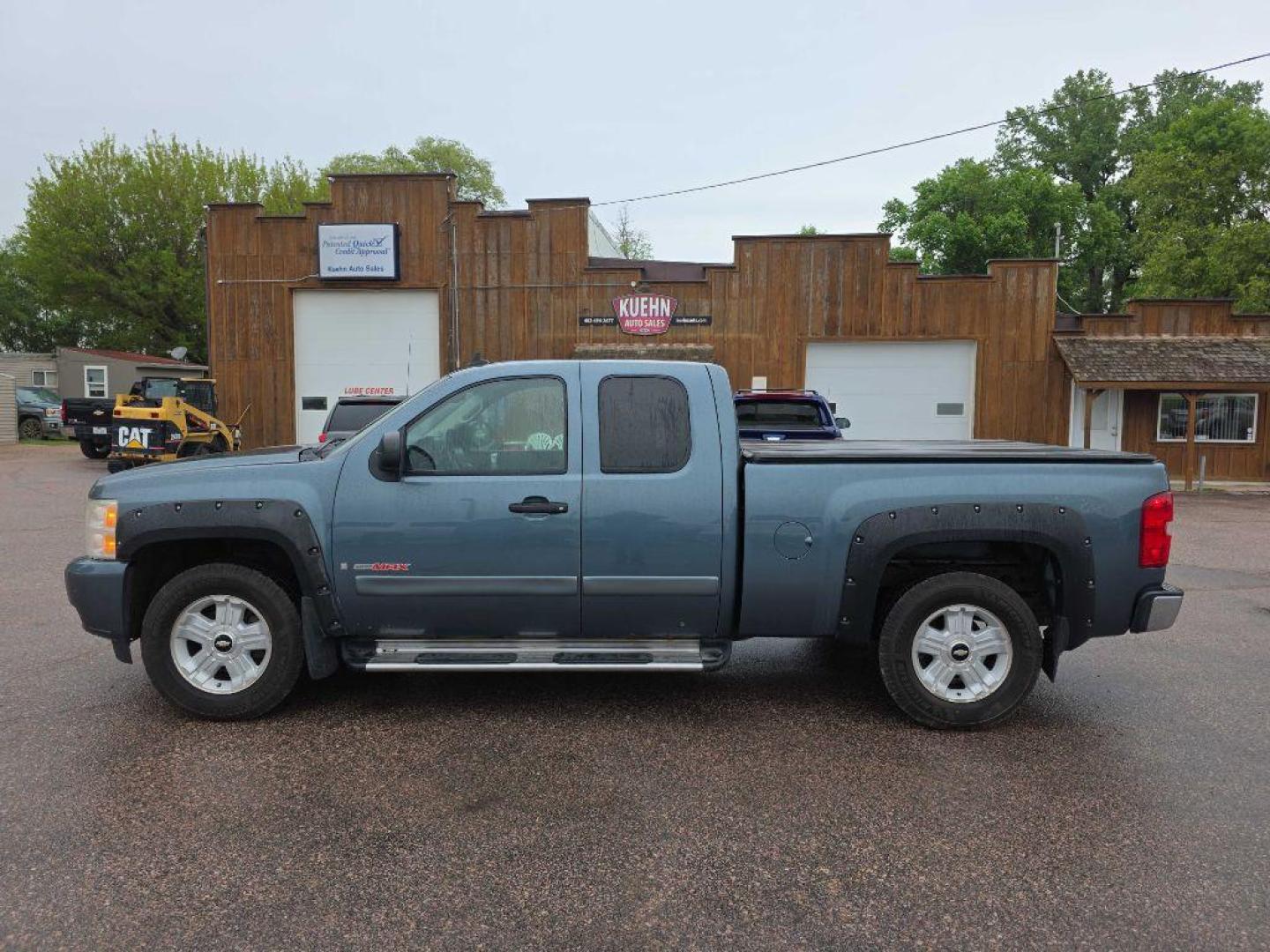 2008 BLUE CHEVROLET SILVERADO 1500 (1GCEK19Y88Z) with an 6.0L engine, Automatic transmission, located at 495 Old Highway 20 West, South Sioux City, NE, 68776, (402) 494-2677, 42.458408, -96.443512 - Photo#1