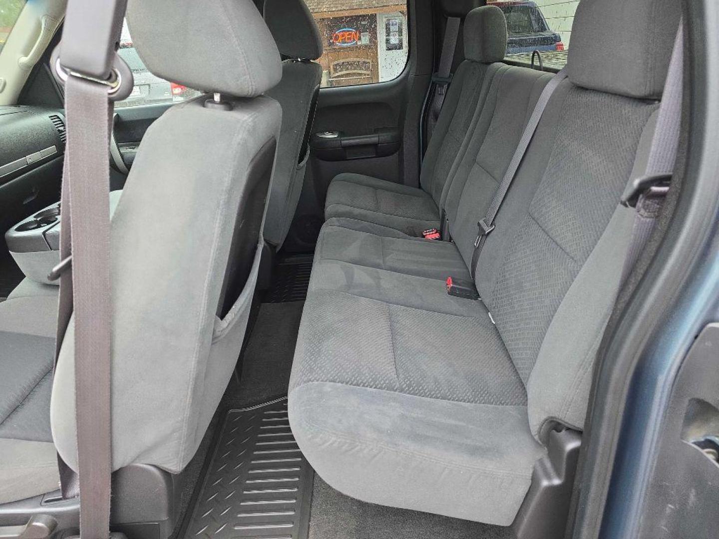 2008 BLUE CHEVROLET SILVERADO 1500 (1GCEK19Y88Z) with an 6.0L engine, Automatic transmission, located at 495 Old Highway 20 West, South Sioux City, NE, 68776, (402) 494-2677, 42.458408, -96.443512 - Photo#7