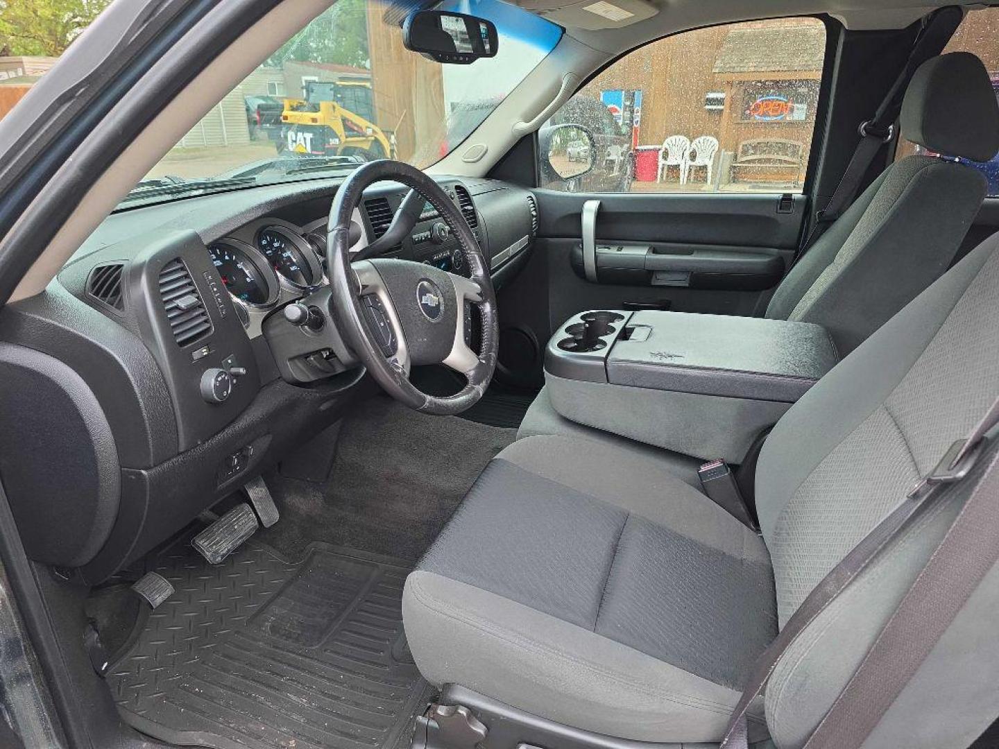 2008 BLUE CHEVROLET SILVERADO 1500 (1GCEK19Y88Z) with an 6.0L engine, Automatic transmission, located at 495 Old Highway 20 West, South Sioux City, NE, 68776, (402) 494-2677, 42.458408, -96.443512 - Photo#8