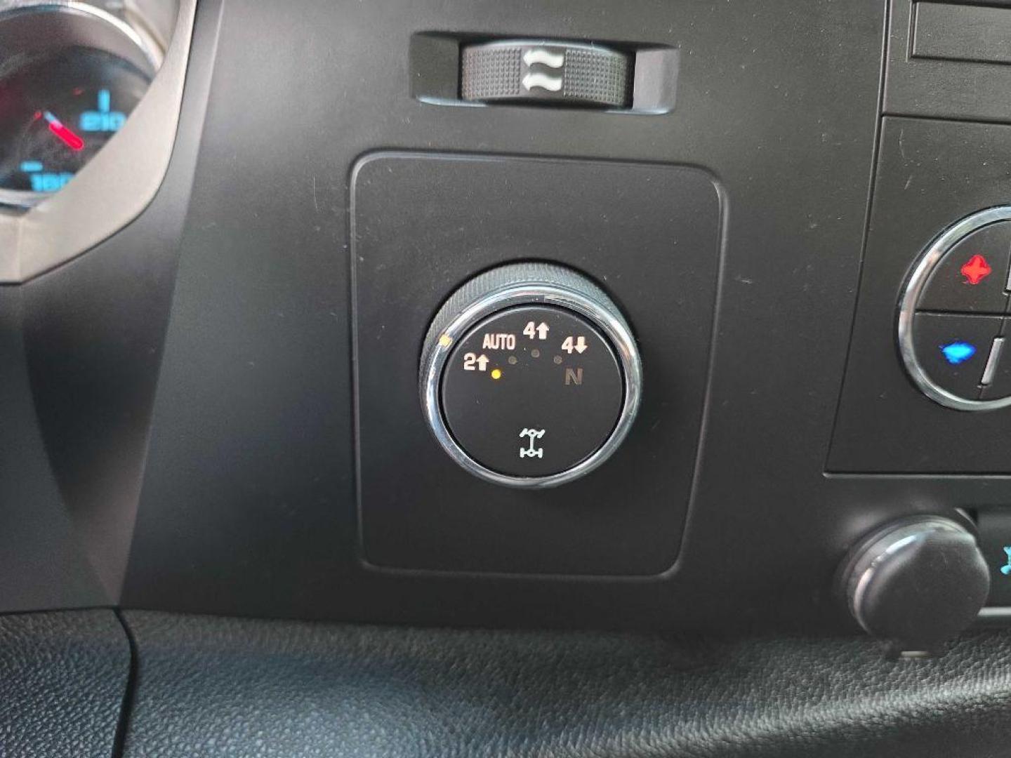 2008 BLUE CHEVROLET SILVERADO 1500 (1GCEK19Y88Z) with an 6.0L engine, Automatic transmission, located at 495 Old Highway 20 West, South Sioux City, NE, 68776, (402) 494-2677, 42.458408, -96.443512 - Photo#10