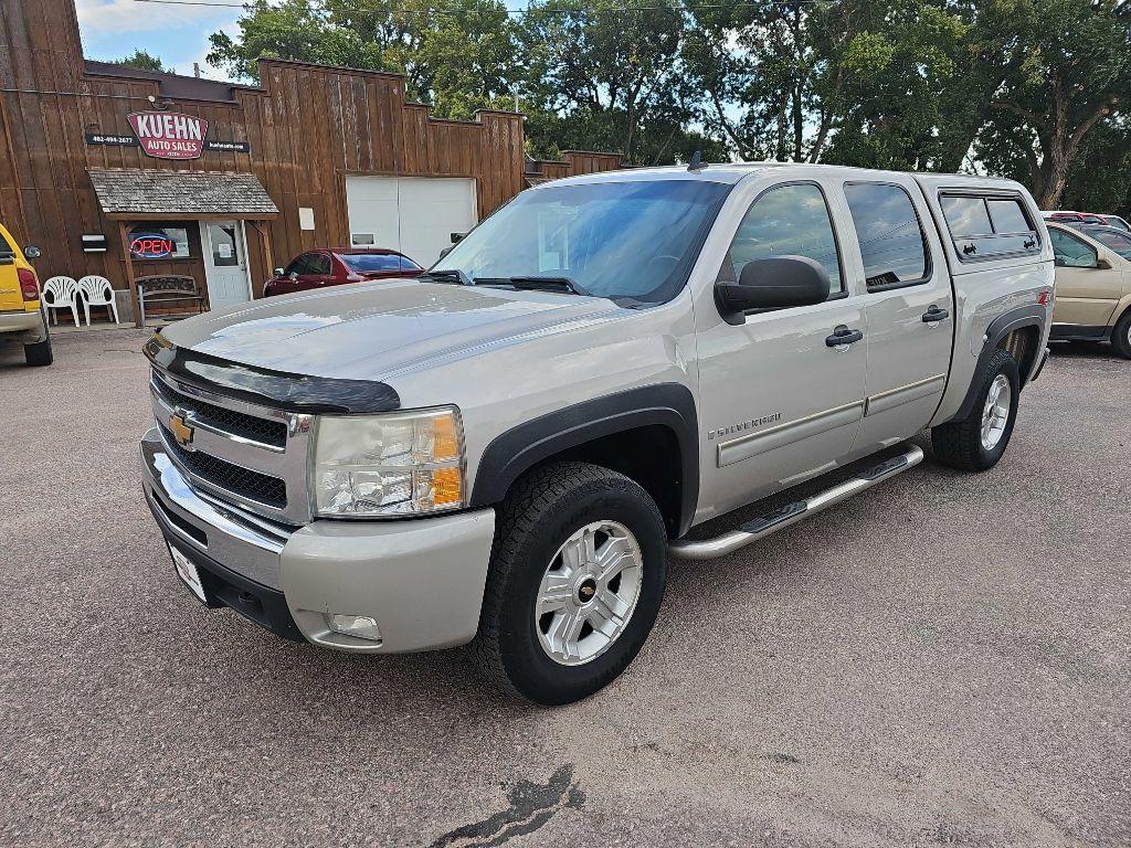 photo of 2009 CHEVROLET SILVERADO 1500 4DR