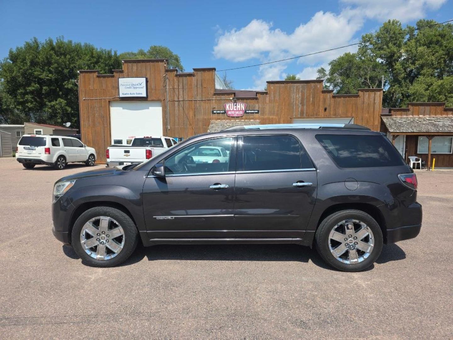 2014 GREY GMC ACADIA DENALI (1GKKVTKD3EJ) with an 3.6L engine, Automatic transmission, located at 495 Old Highway 20 West, South Sioux City, NE, 68776, (402) 494-2677, 42.458408, -96.443512- Photo#1