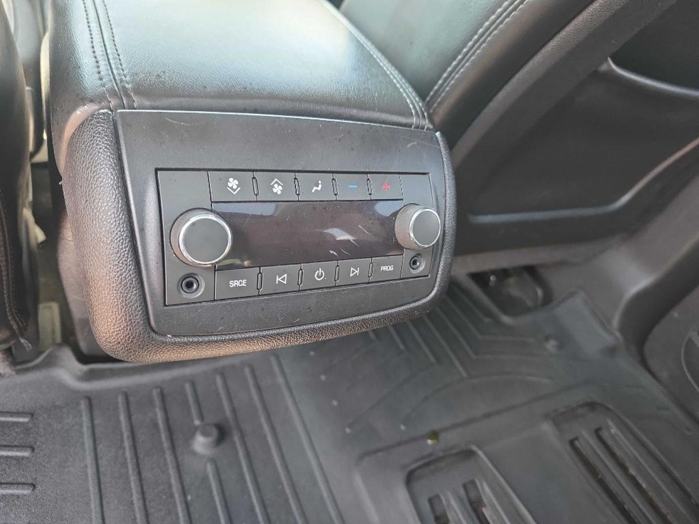 2014 GREY GMC ACADIA DENALI (1GKKVTKD3EJ) with an 3.6L engine, Automatic transmission, located at 495 Old Highway 20 West, South Sioux City, NE, 68776, (402) 494-2677, 42.458408, -96.443512- Photo#9